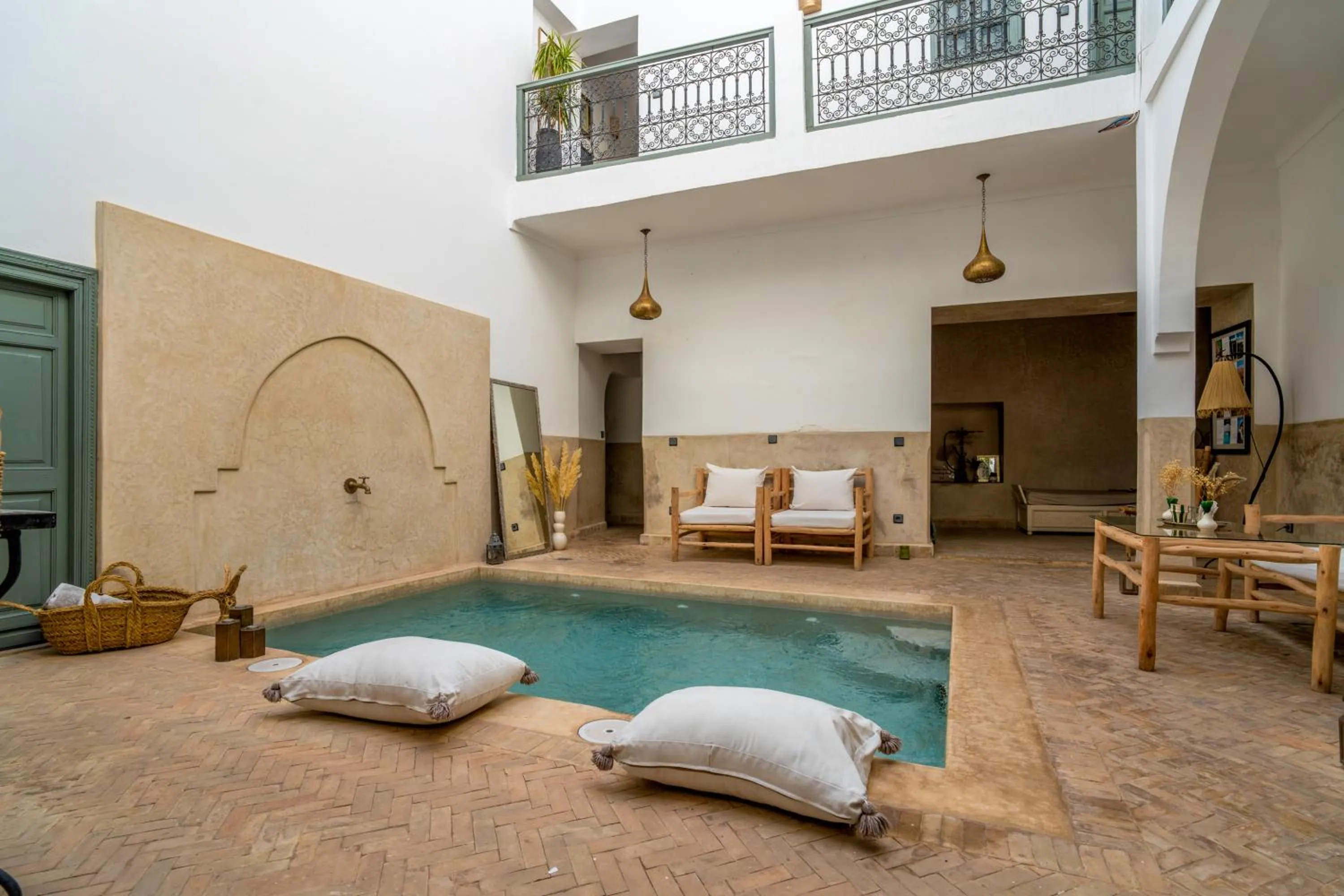 Swimming pool in Riad Nafora
