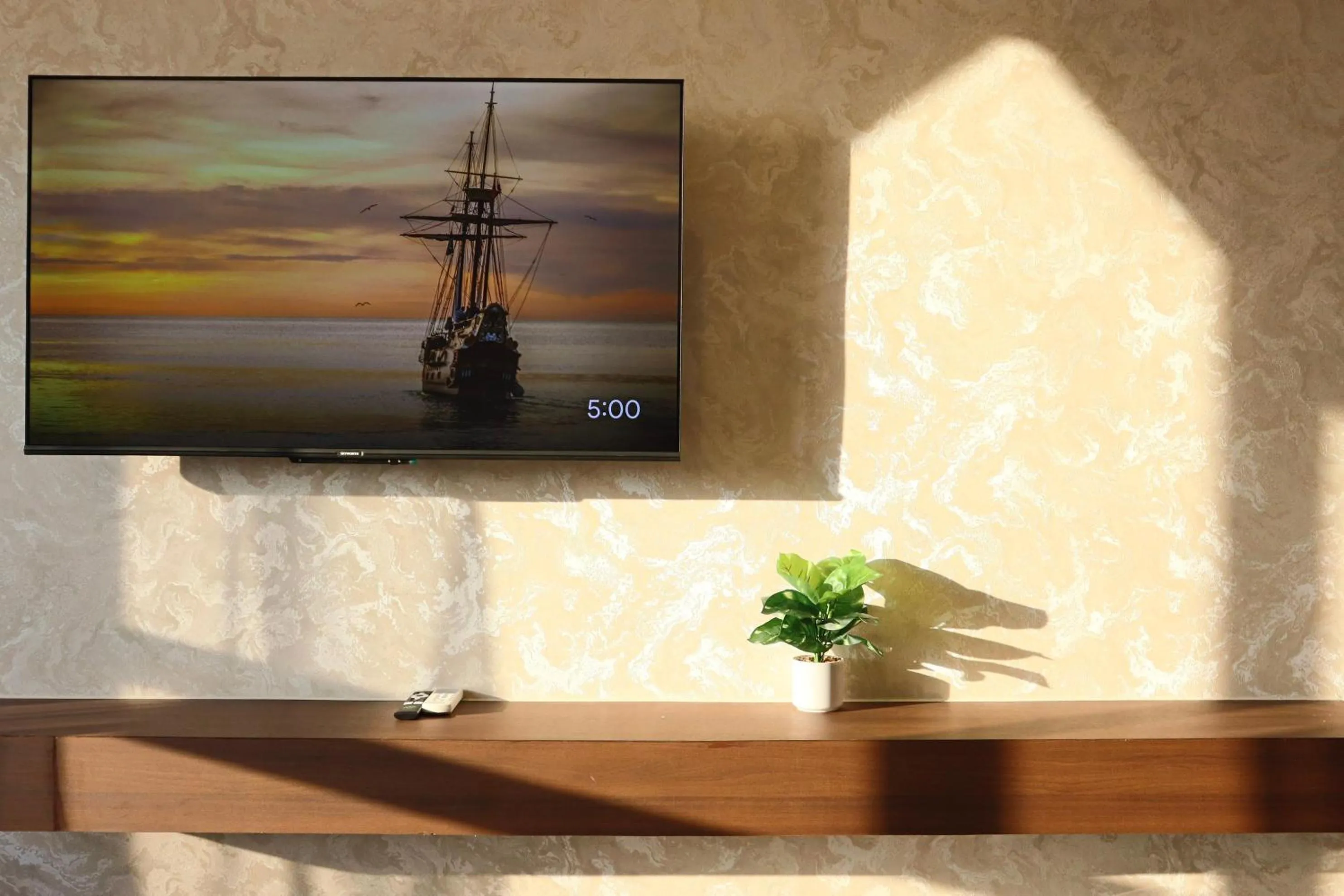 TV and multimedia in The SIGAR Hotel at Sutera Bay