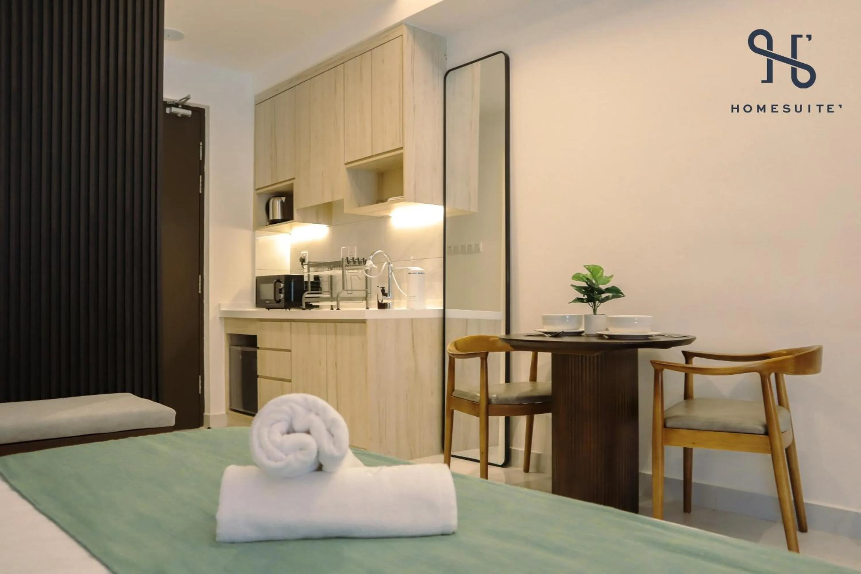 Dining area, Bed in The SIGAR Hotel at Sutera Bay