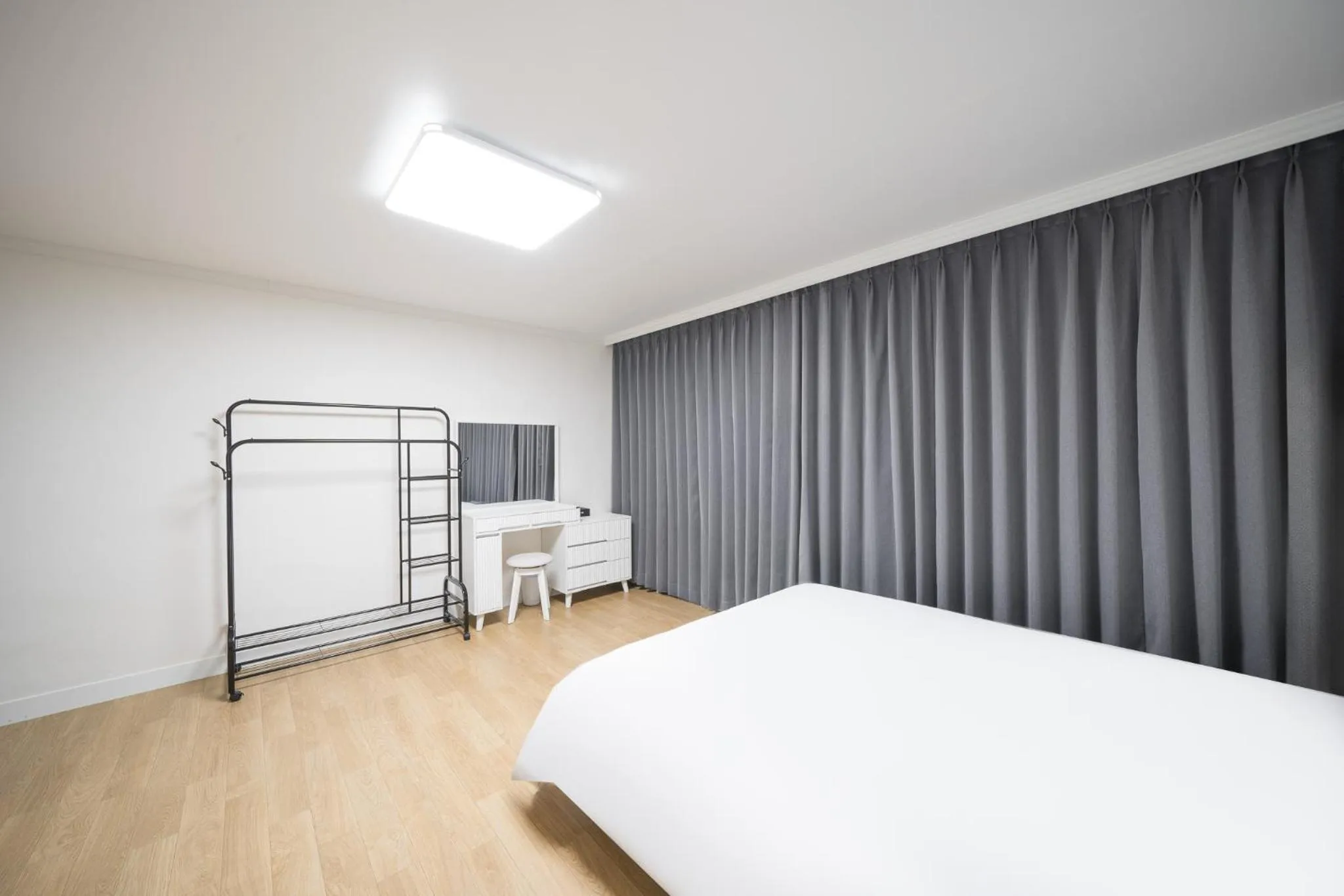 Bed in Elegance hotel hwangridan