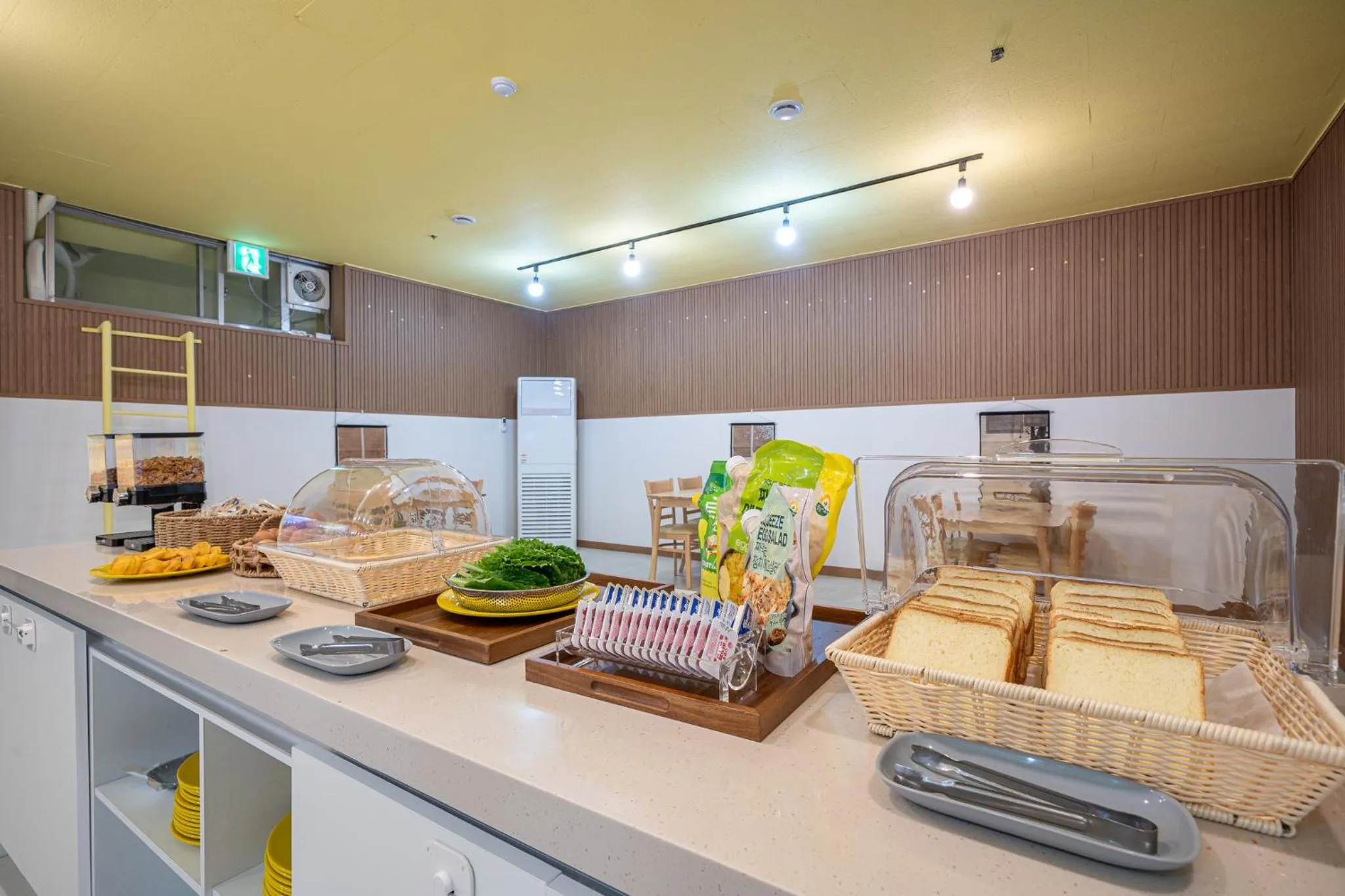 Breakfast in Elegance hotel hwangridan