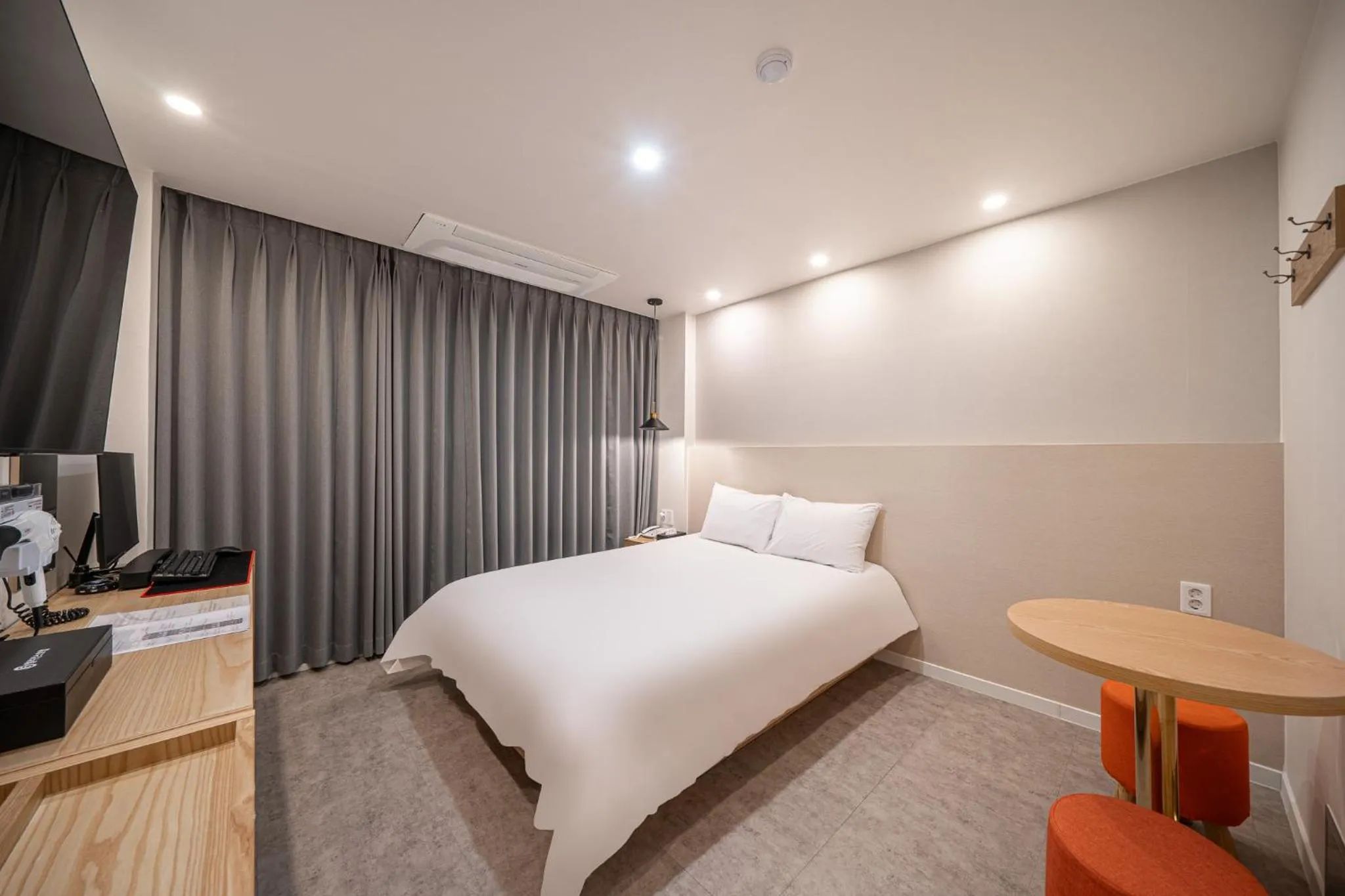 Bed in Elegance hotel hwangridan