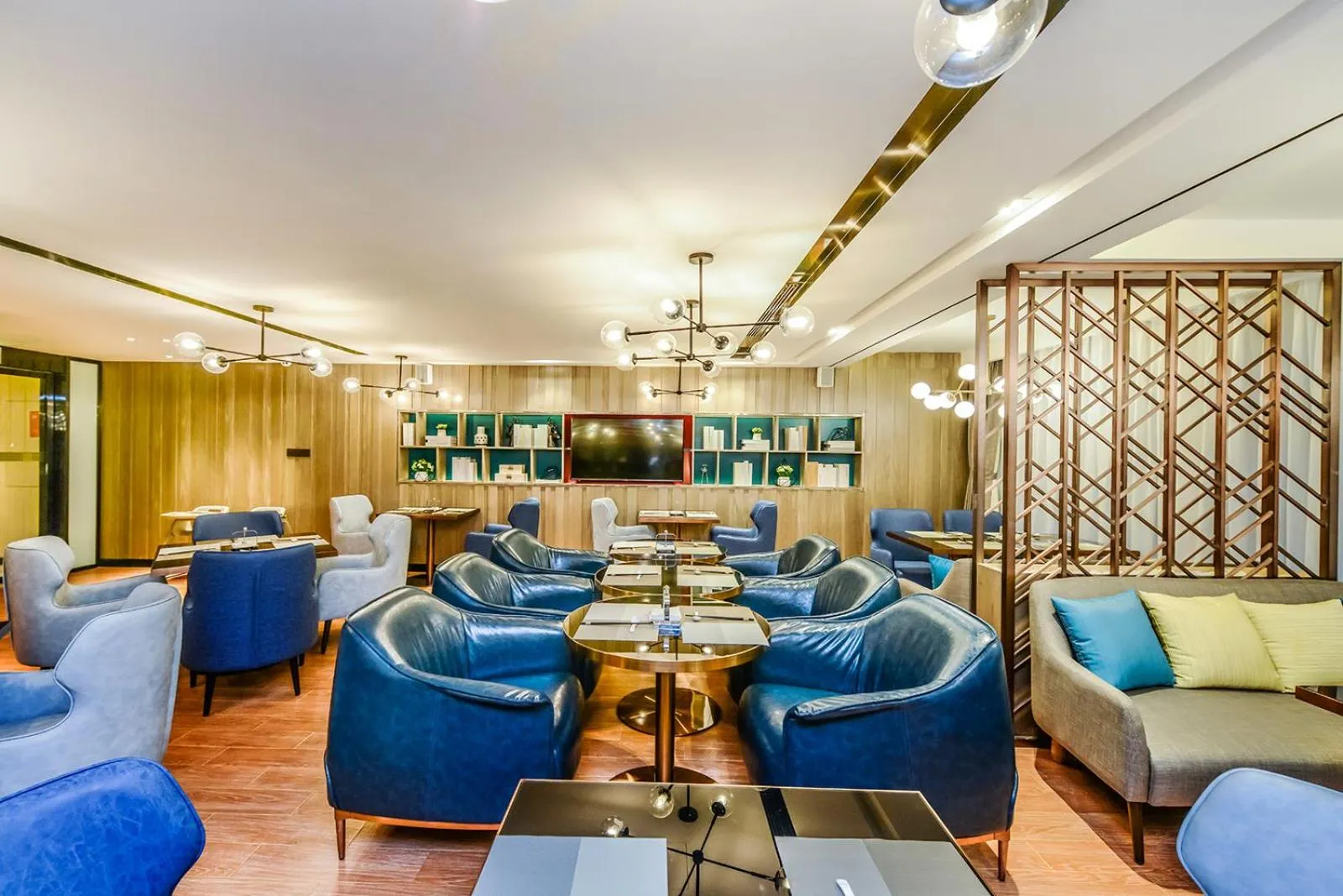 Restaurant/places to eat in Echarm Hotel Chongqing Dadukou Commercial Center Xinshancun Metro Station Branch