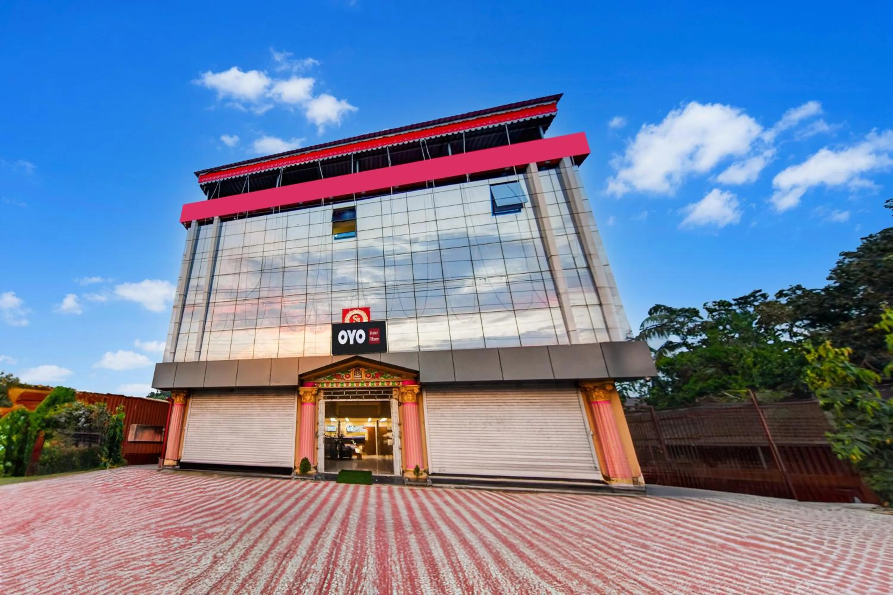 Facade/entrance in Hotel O Fifteen