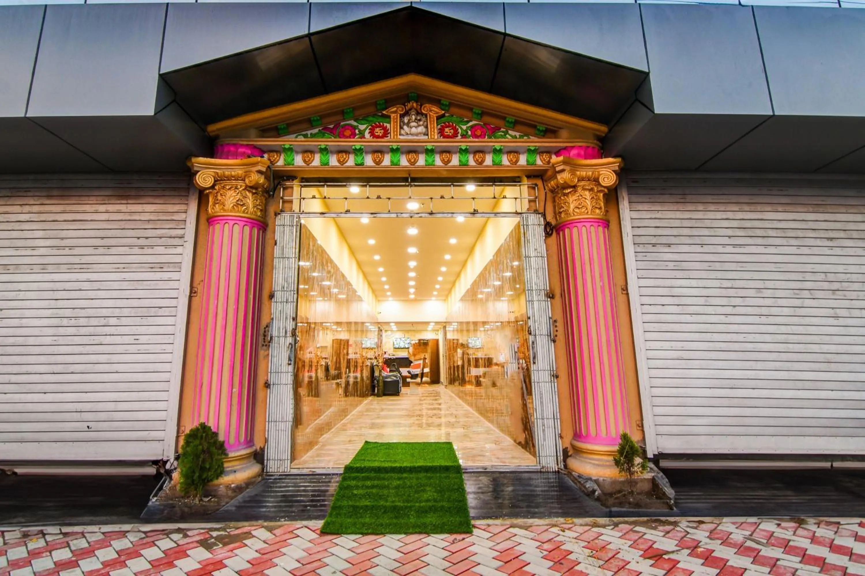 Facade/entrance in Hotel O Fifteen