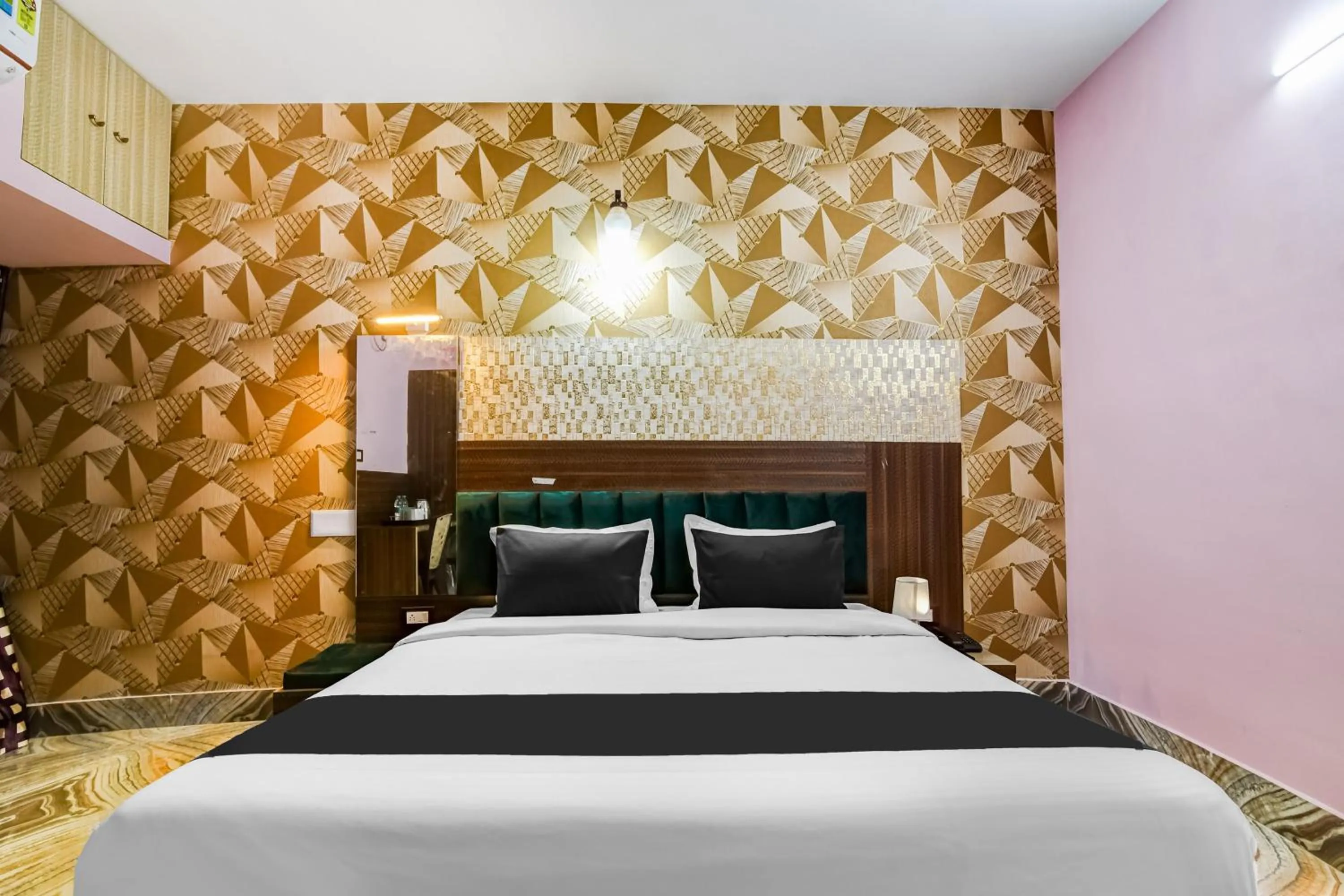 Bedroom, Bed in Hotel O Fifteen