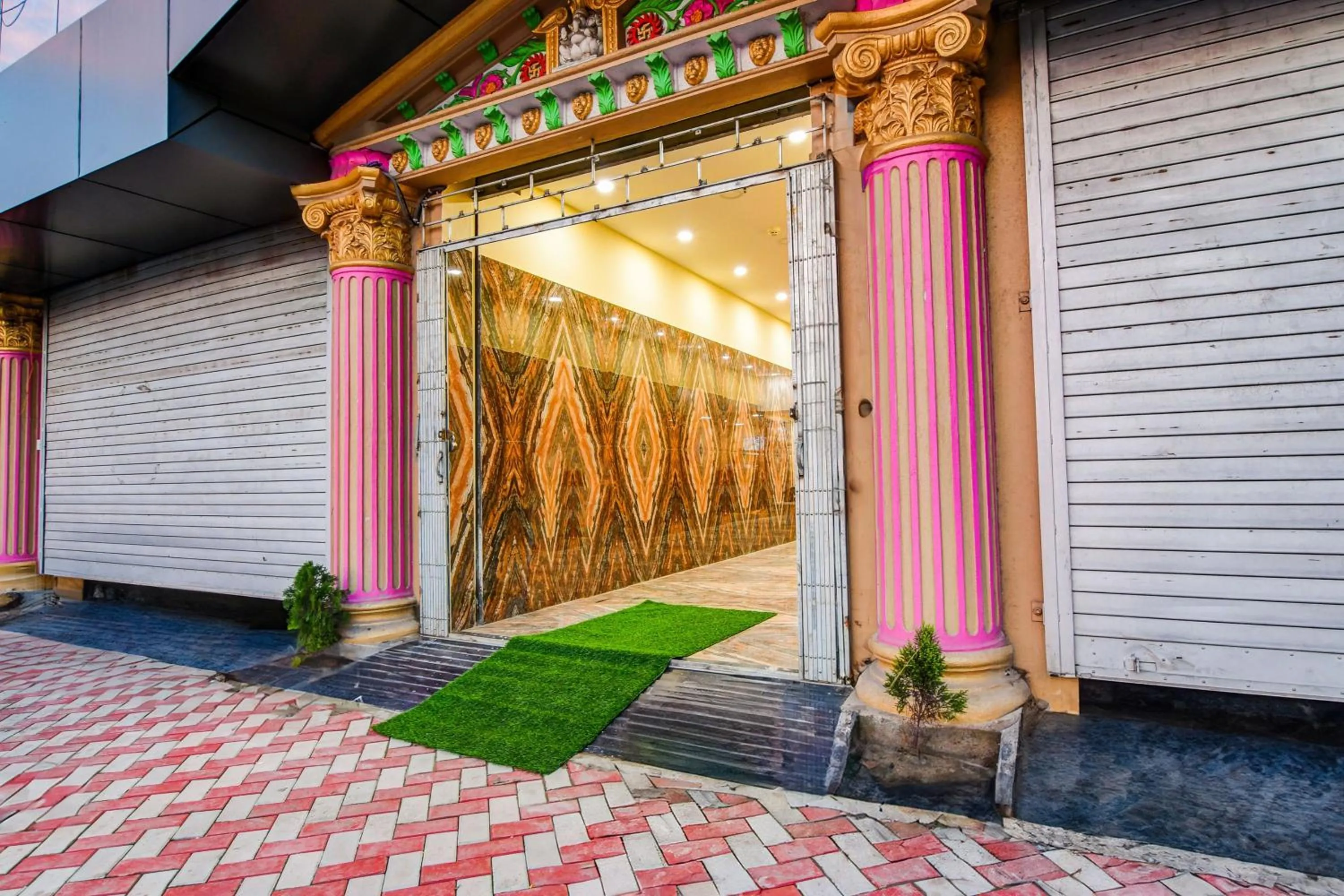 Facade/entrance in Hotel O Fifteen