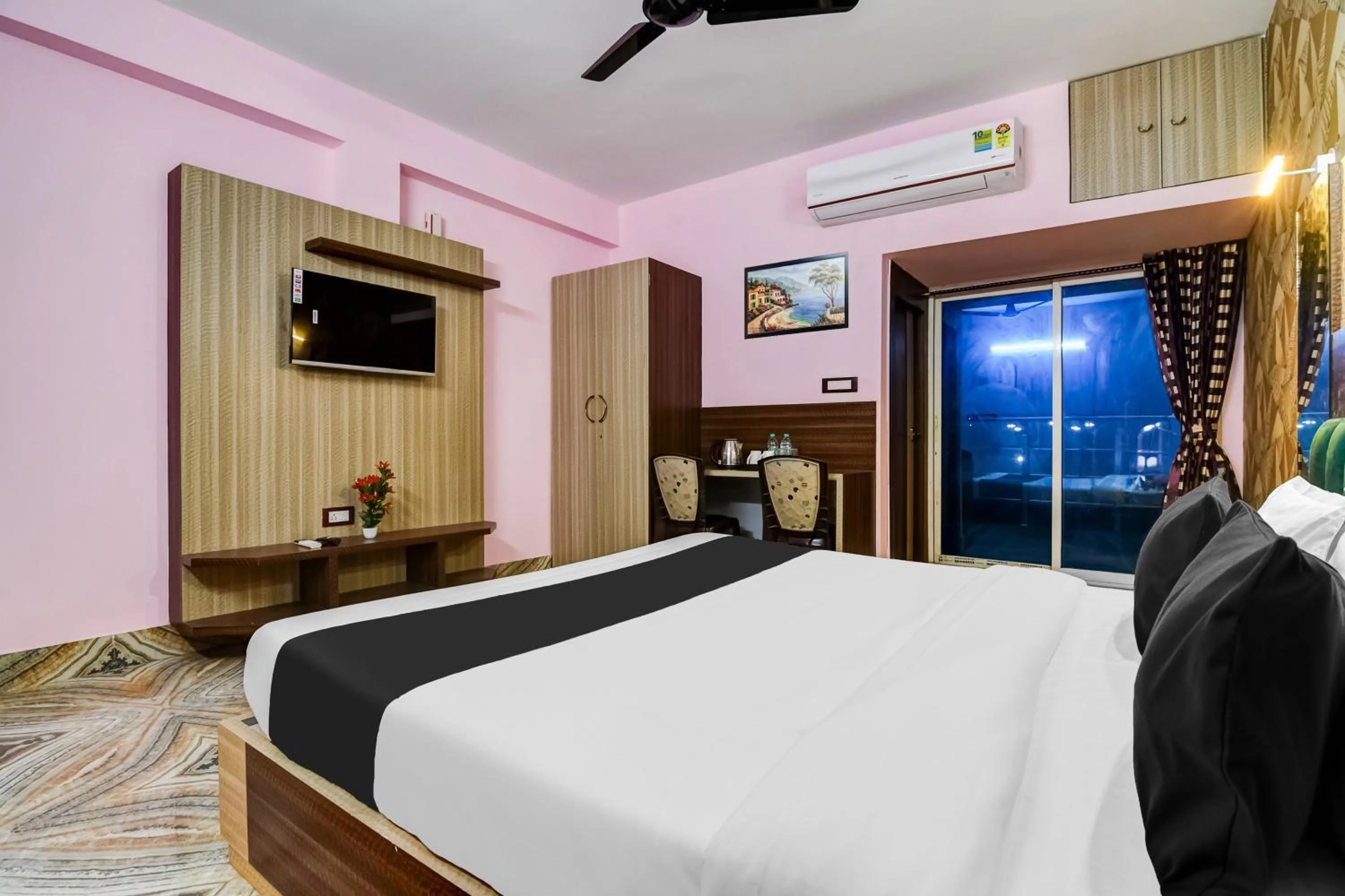 Bedroom, Bed in Hotel O Fifteen