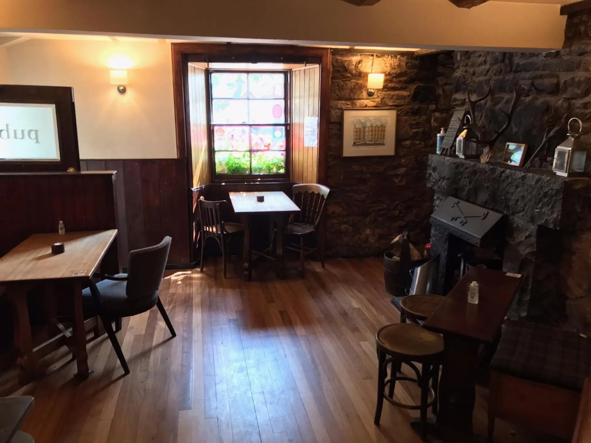 Property building in The Cross Keys in Kippen