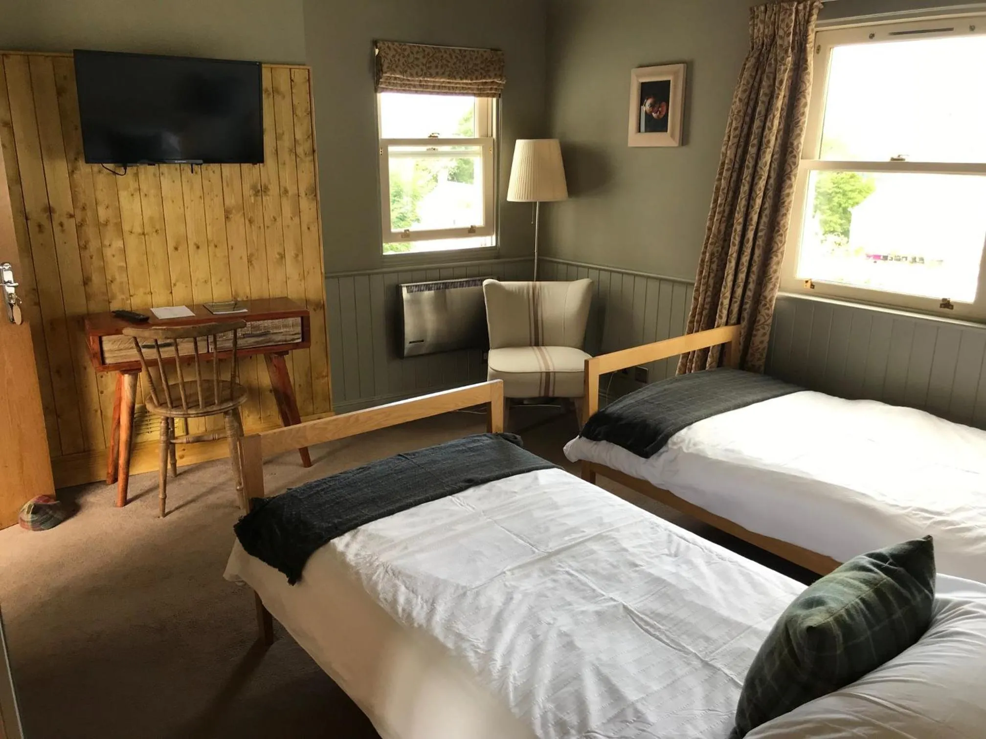 Bed in The Cross Keys in Kippen