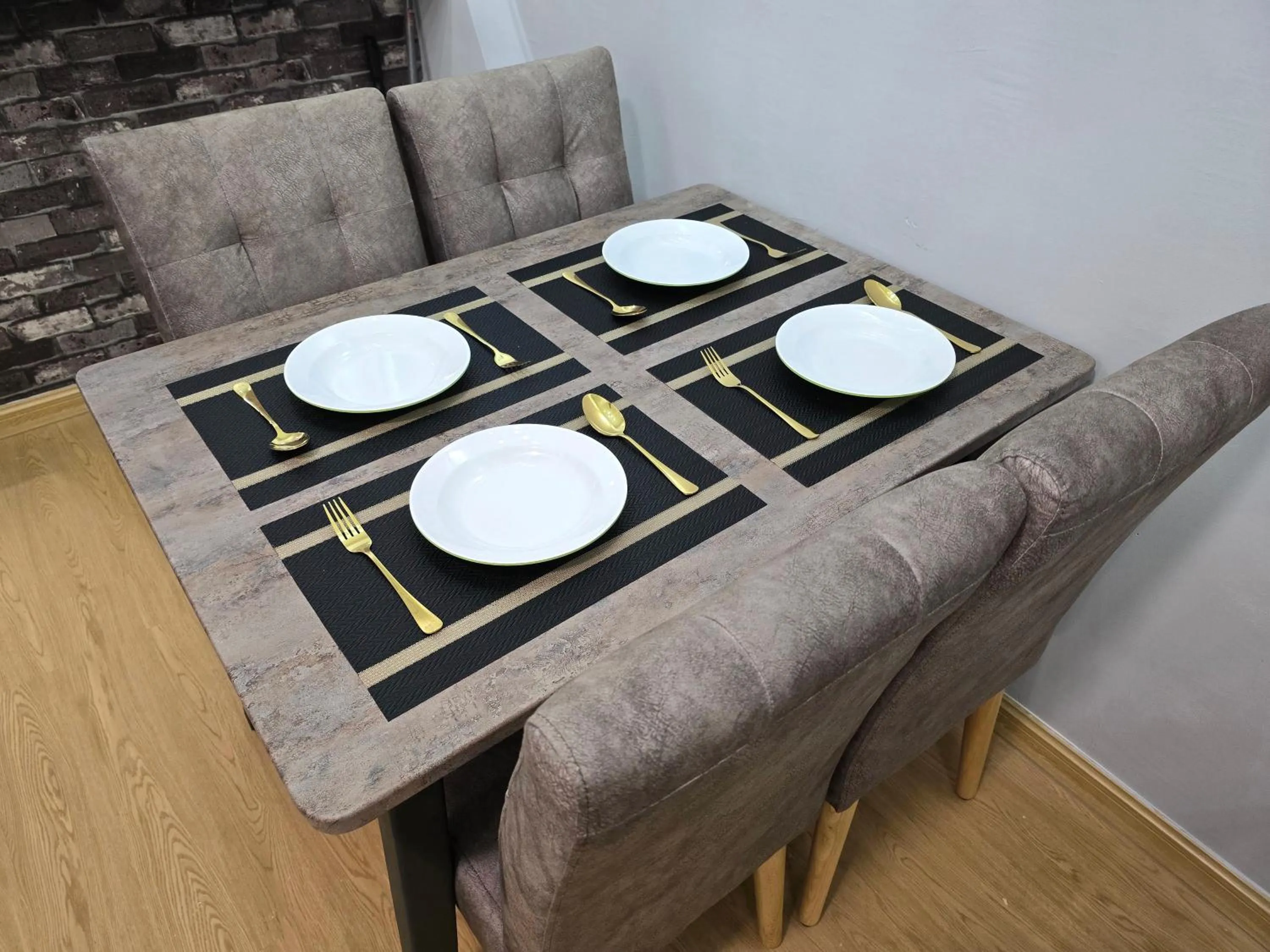 Dining area in Khaimal Valley Suite - Pool View