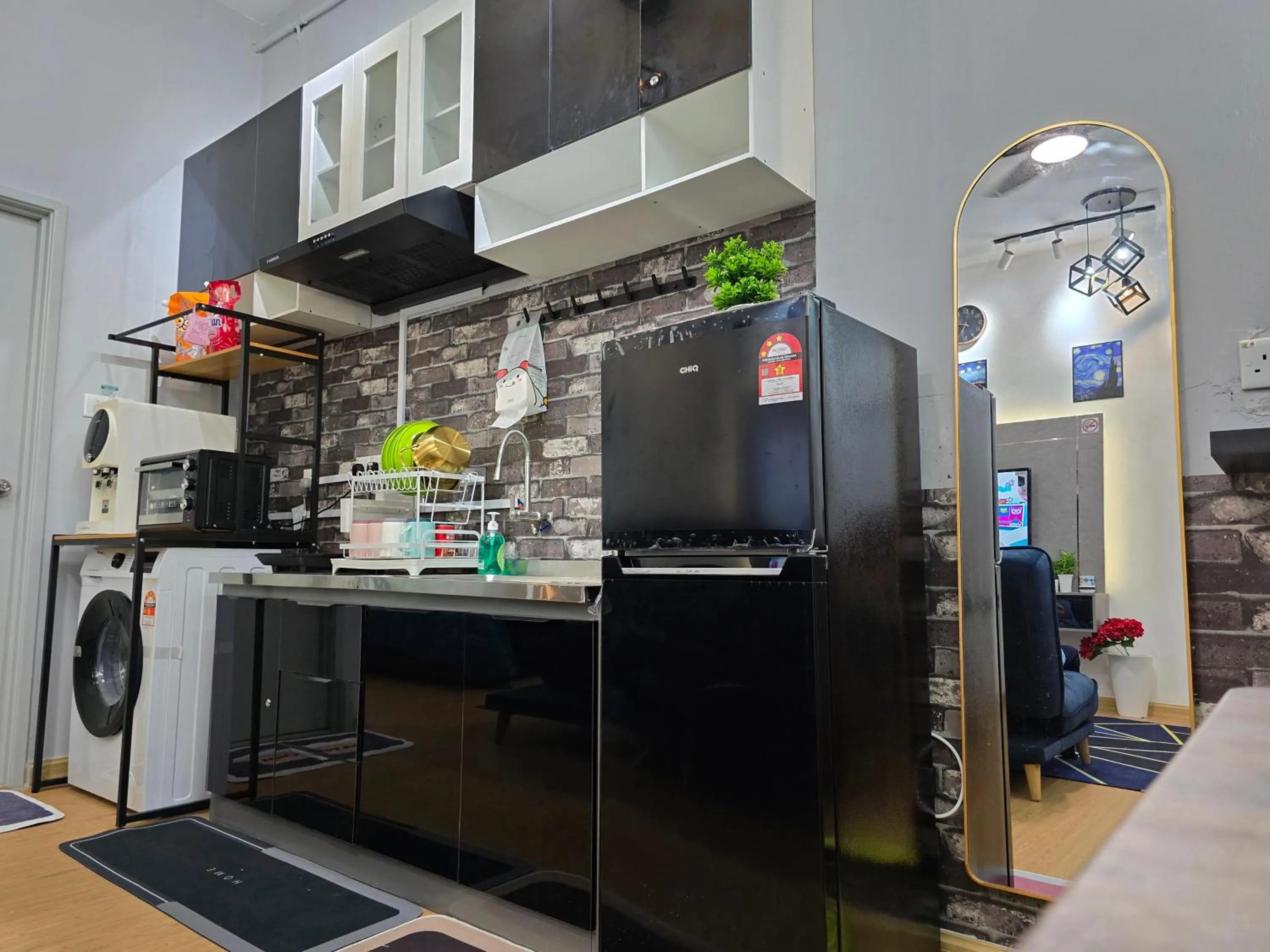 Kitchen or kitchenette in Khaimal Valley Suite - Pool View