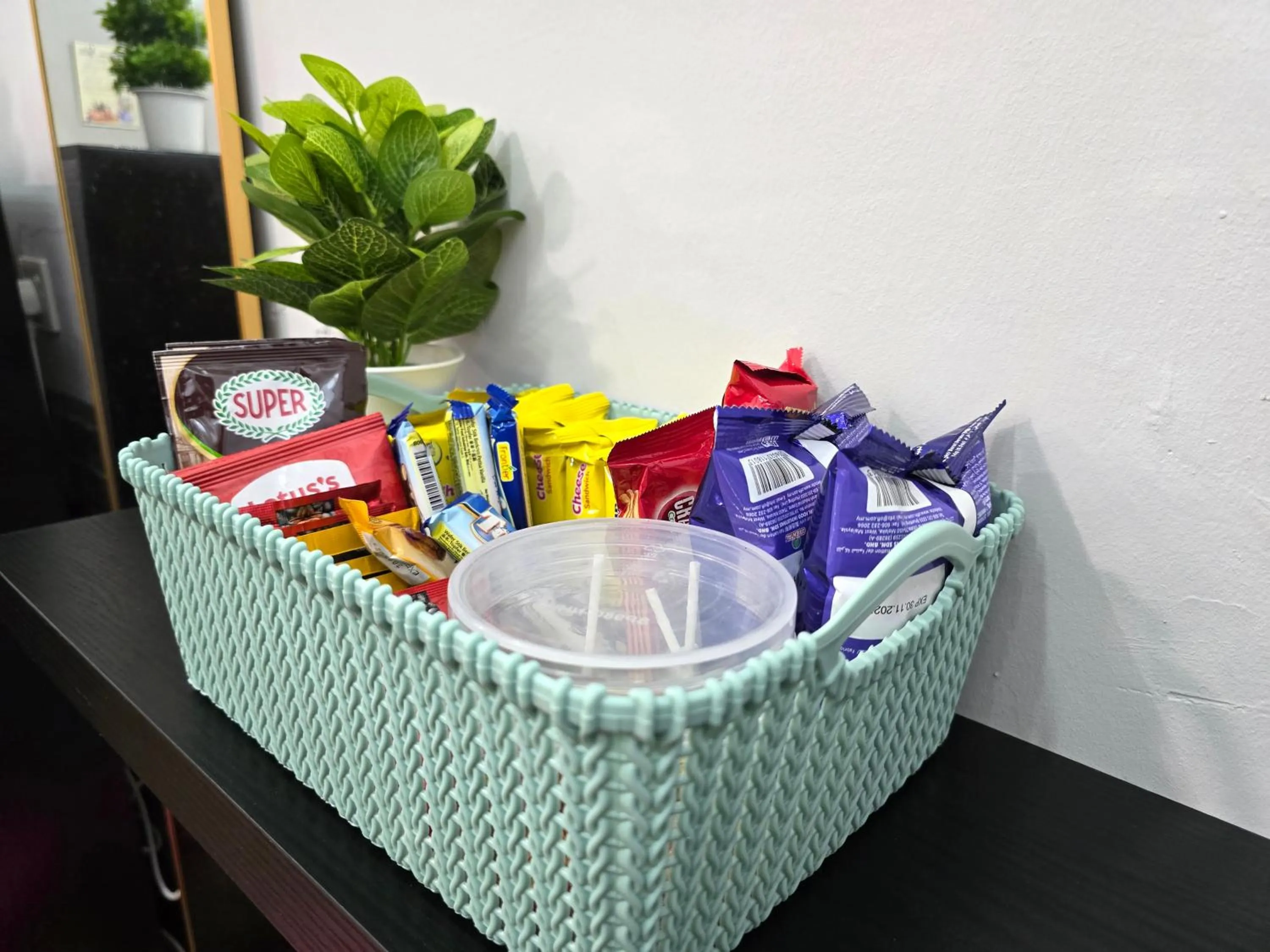 Coffee/tea facilities in Khaimal Valley Suite - Pool View