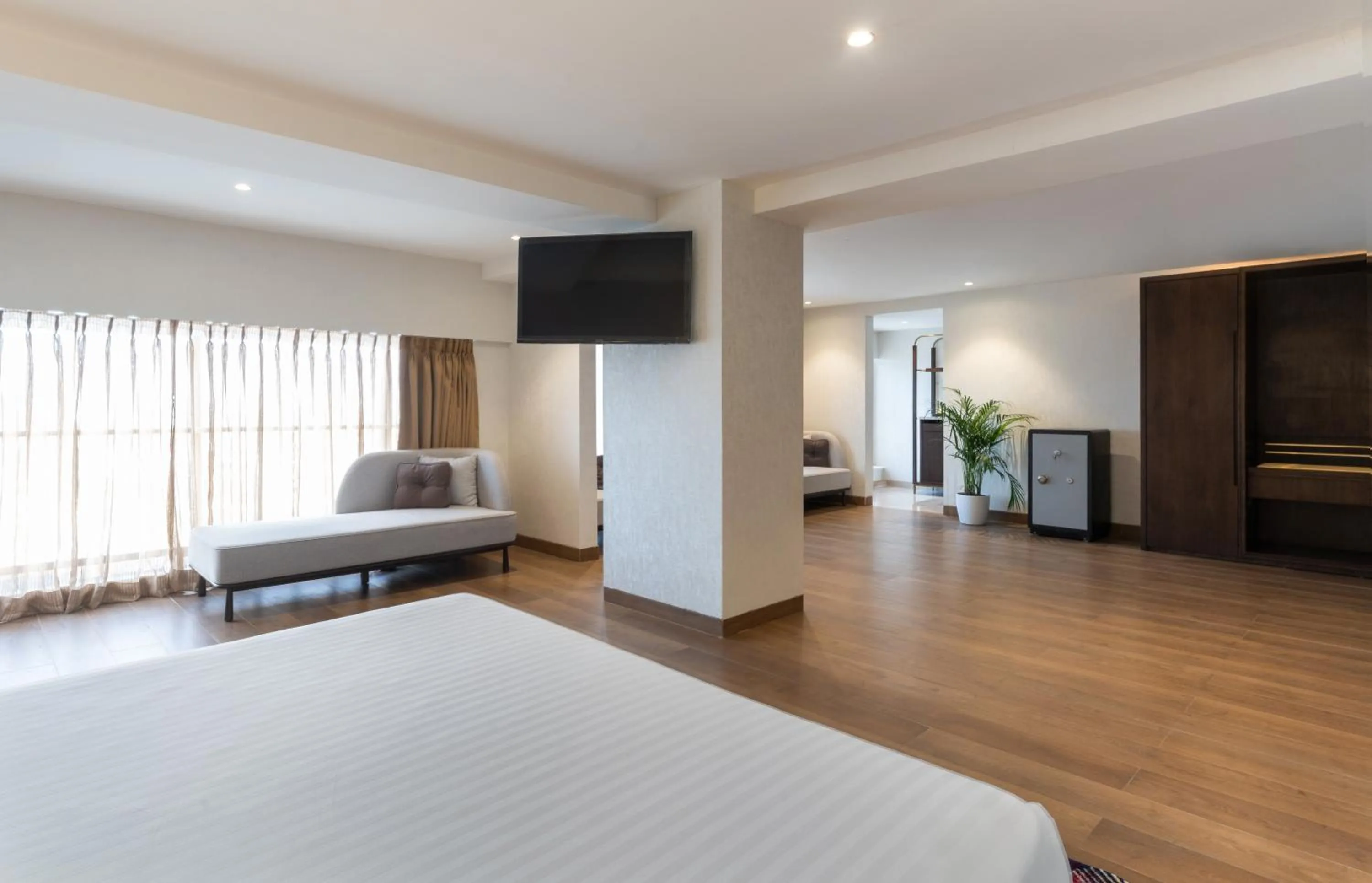 VIP, Bed in Clarks Inn Suites Hyderabad Airport