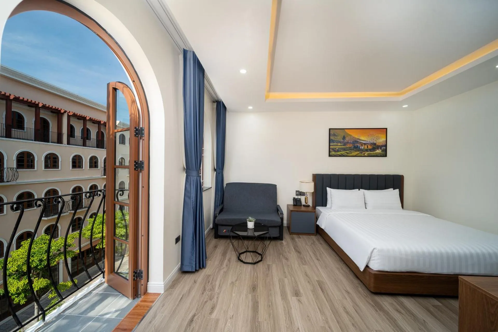 Bedroom, Bed in Anston Castle Hotel Phu Quoc Sunset Town