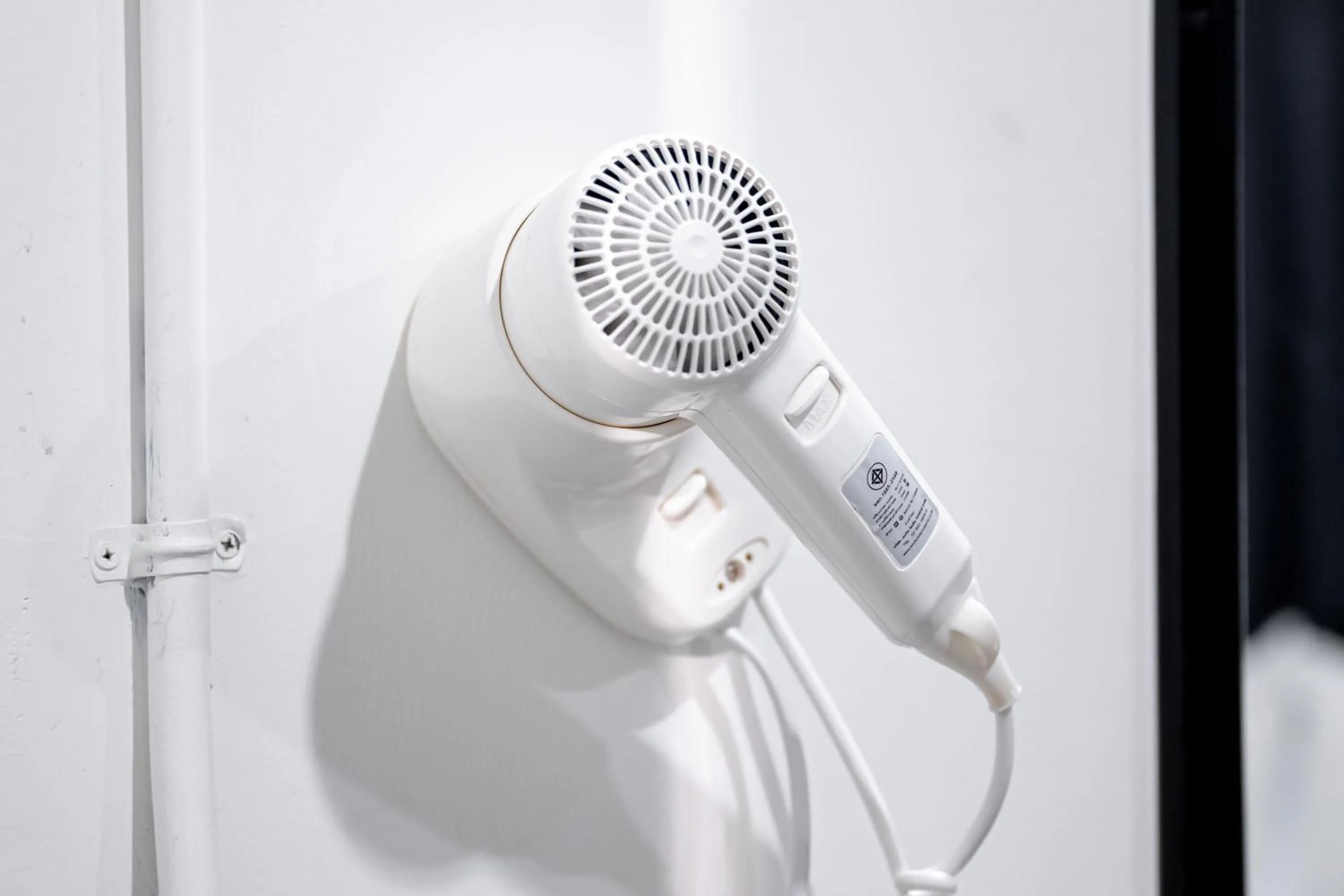 hair dryier in Vibes Hostel Bangkok