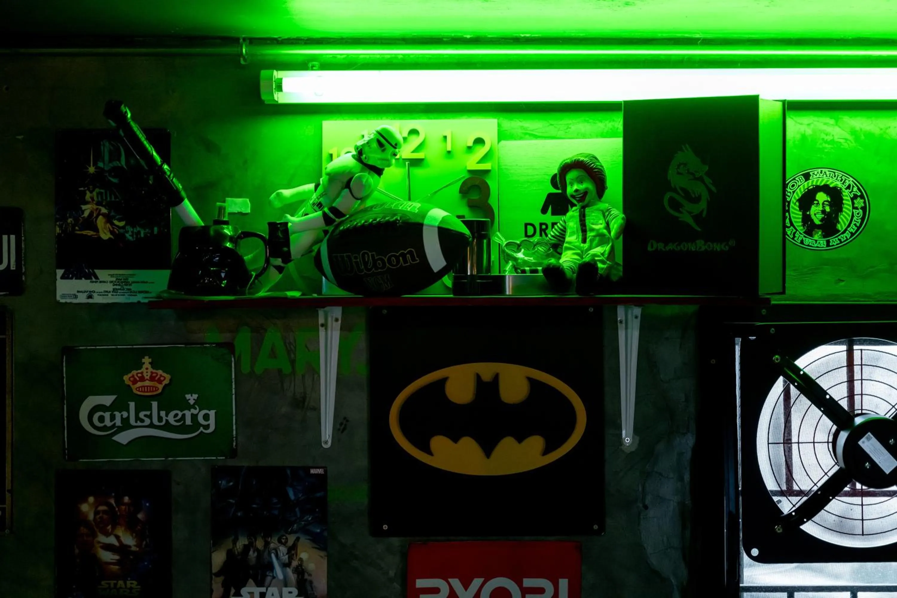 Property building in Vibes Hostel Bangkok