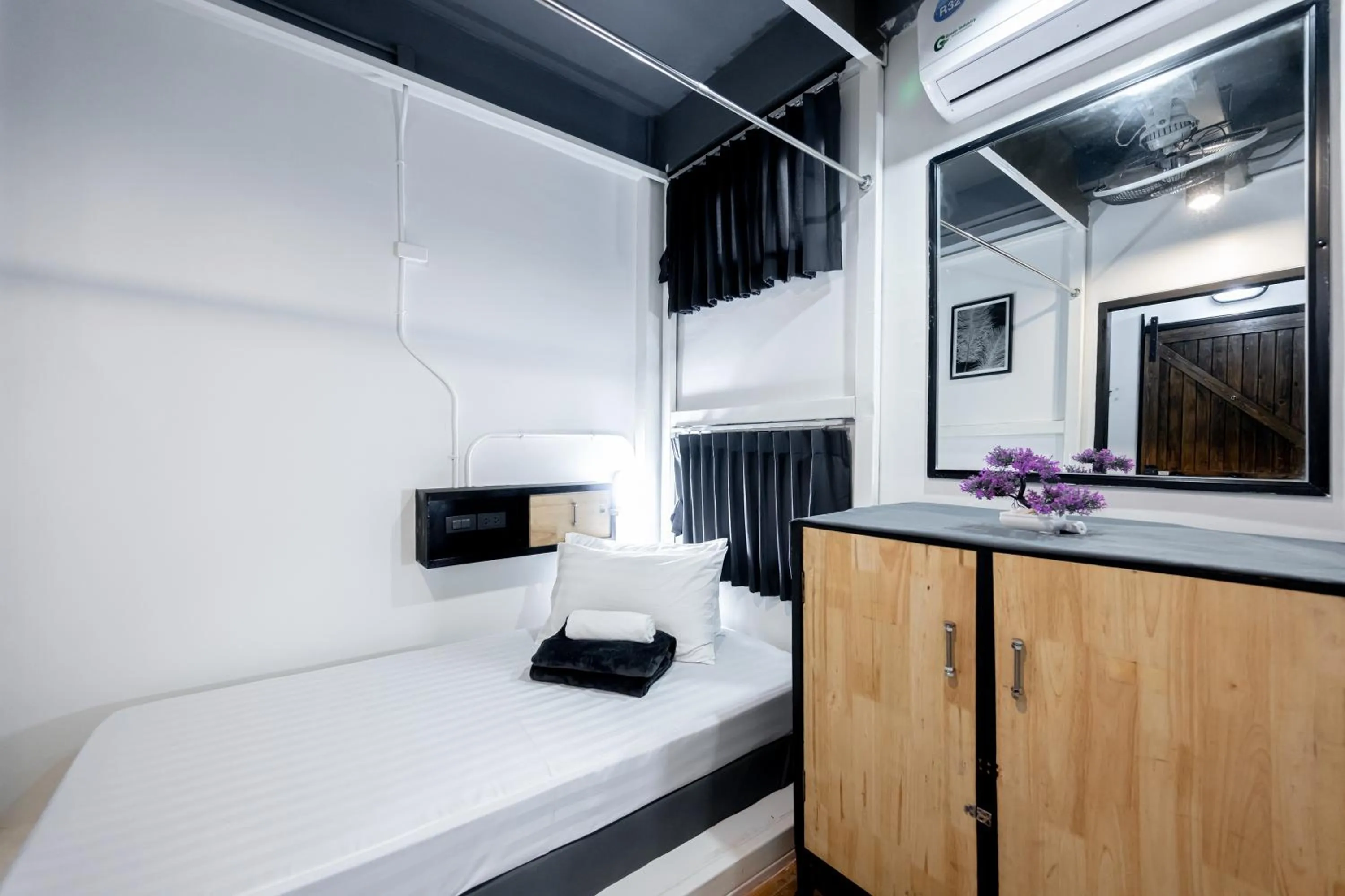 Bed in Vibes Hostel Bangkok