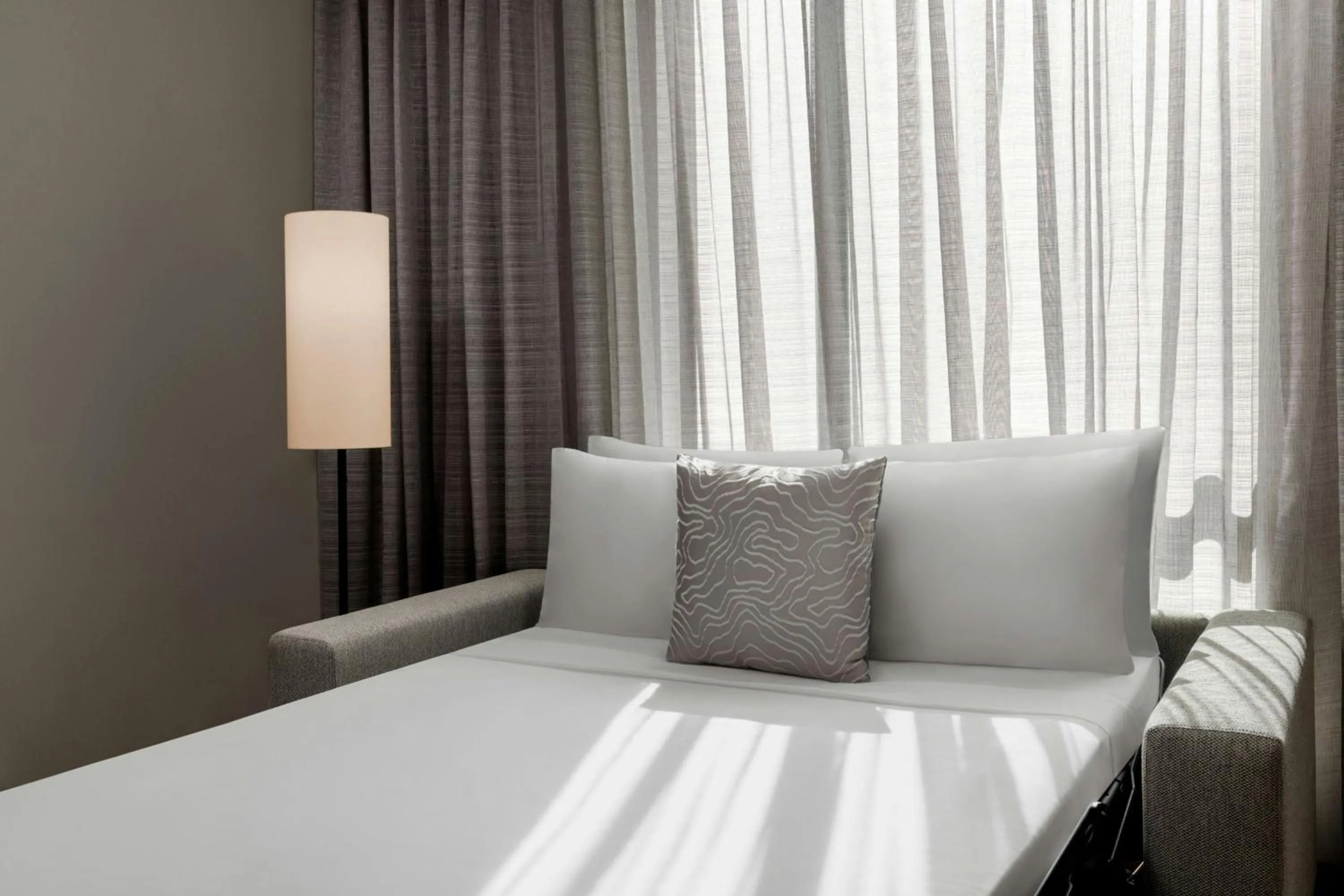 Photo of the whole room, Bed in AC Hotel by Marriott Pasadena