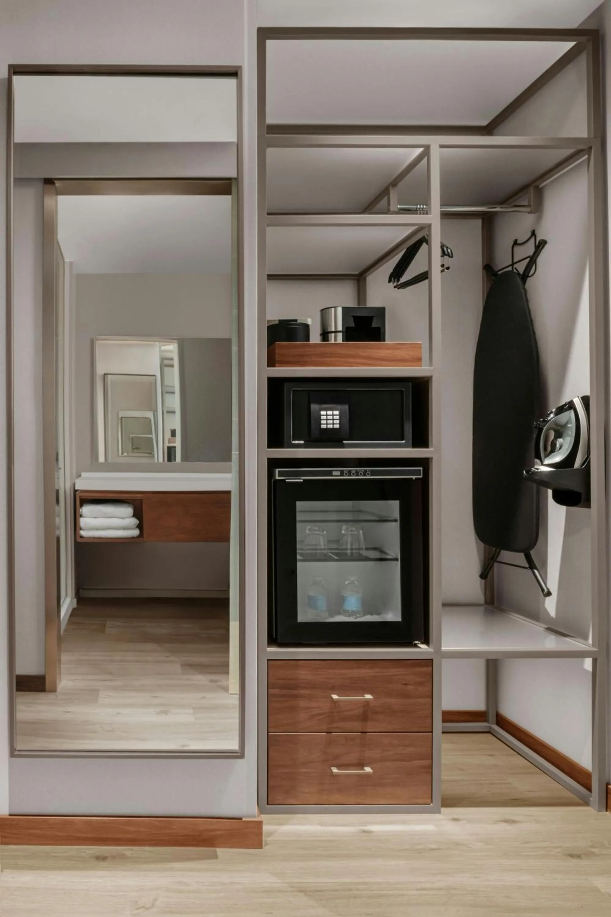 Photo of the whole room in AC Hotel by Marriott Pasadena