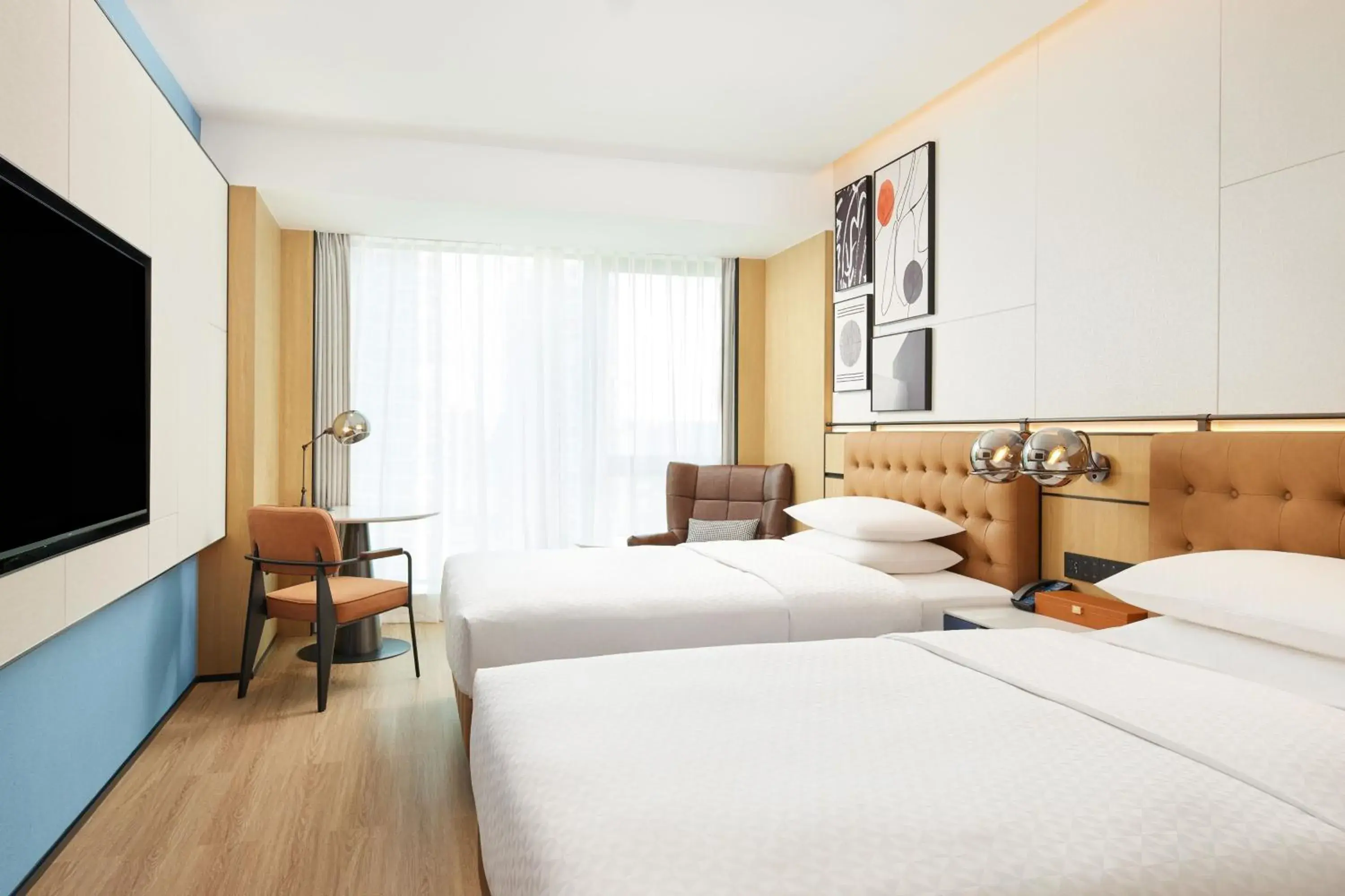 Elegant Double Room with Two Double Beds and City View in Four Points by Sheraton Chongqing North Railway Station Elegant Double Room with Two Double Beds and City View in Four Points by Sheraton Chongqing North Railway Station