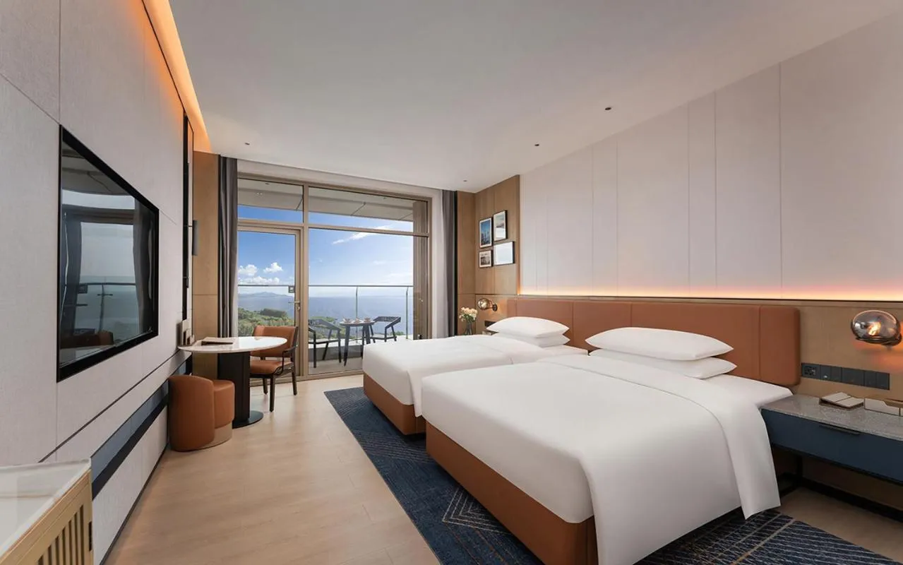 Bed in Four Points by Sheraton Dali, Erhai