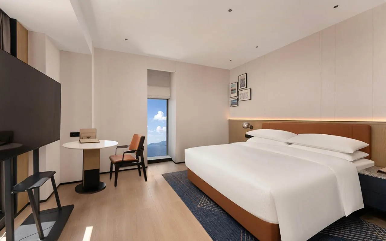 Bed in Four Points by Sheraton Dali, Erhai