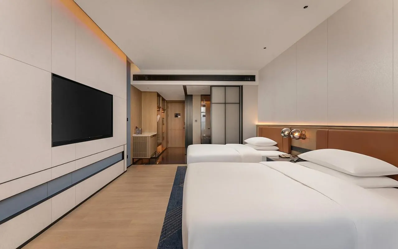 Bed in Four Points by Sheraton Dali, Erhai