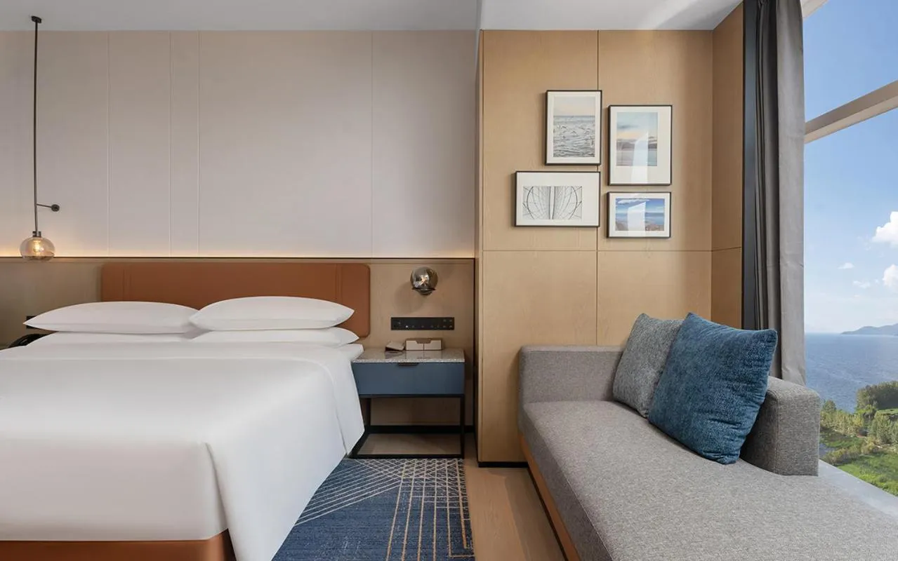 Bed in Four Points by Sheraton Dali, Erhai