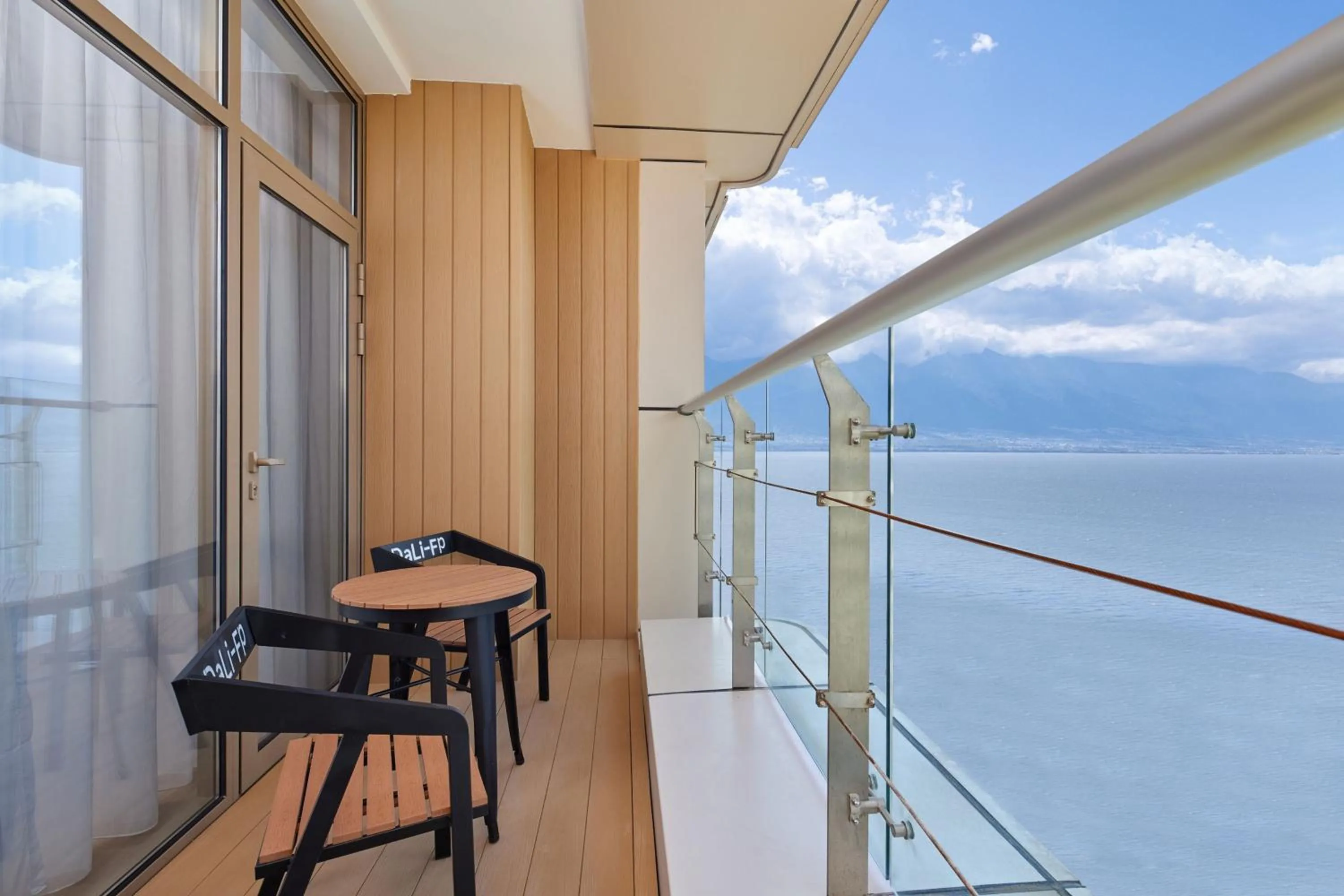 Photo of the whole room in Four Points by Sheraton Dali, Erhai