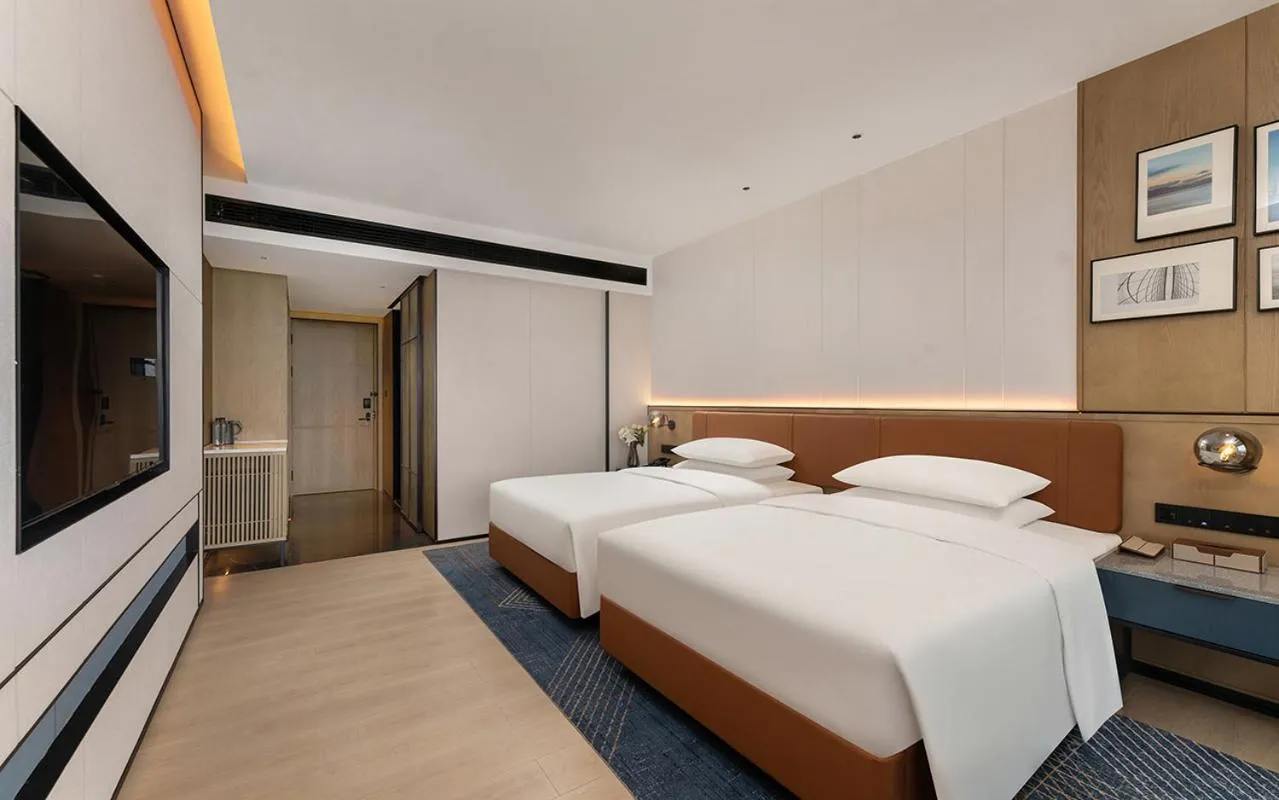 Bed in Four Points by Sheraton Dali, Erhai