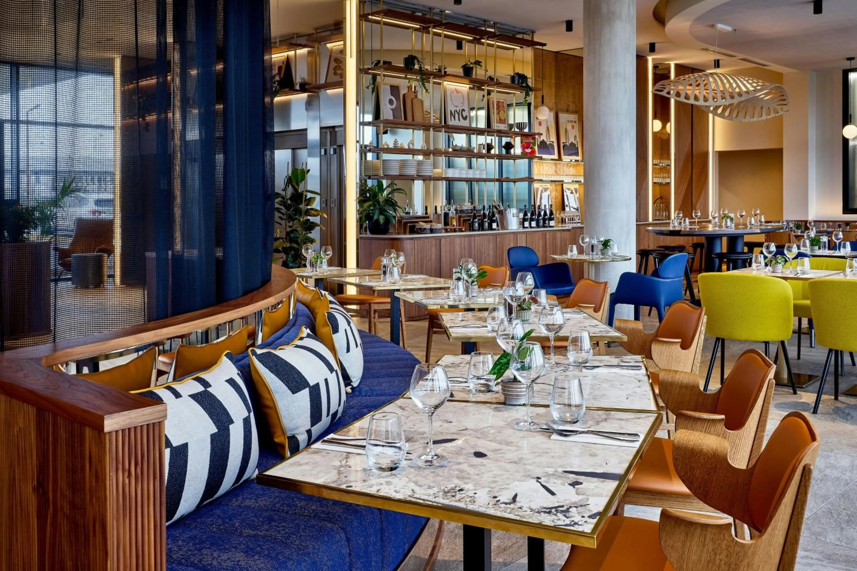 Restaurant/places to eat in Courtyard by Marriott Lyon Eurexpo Stadium