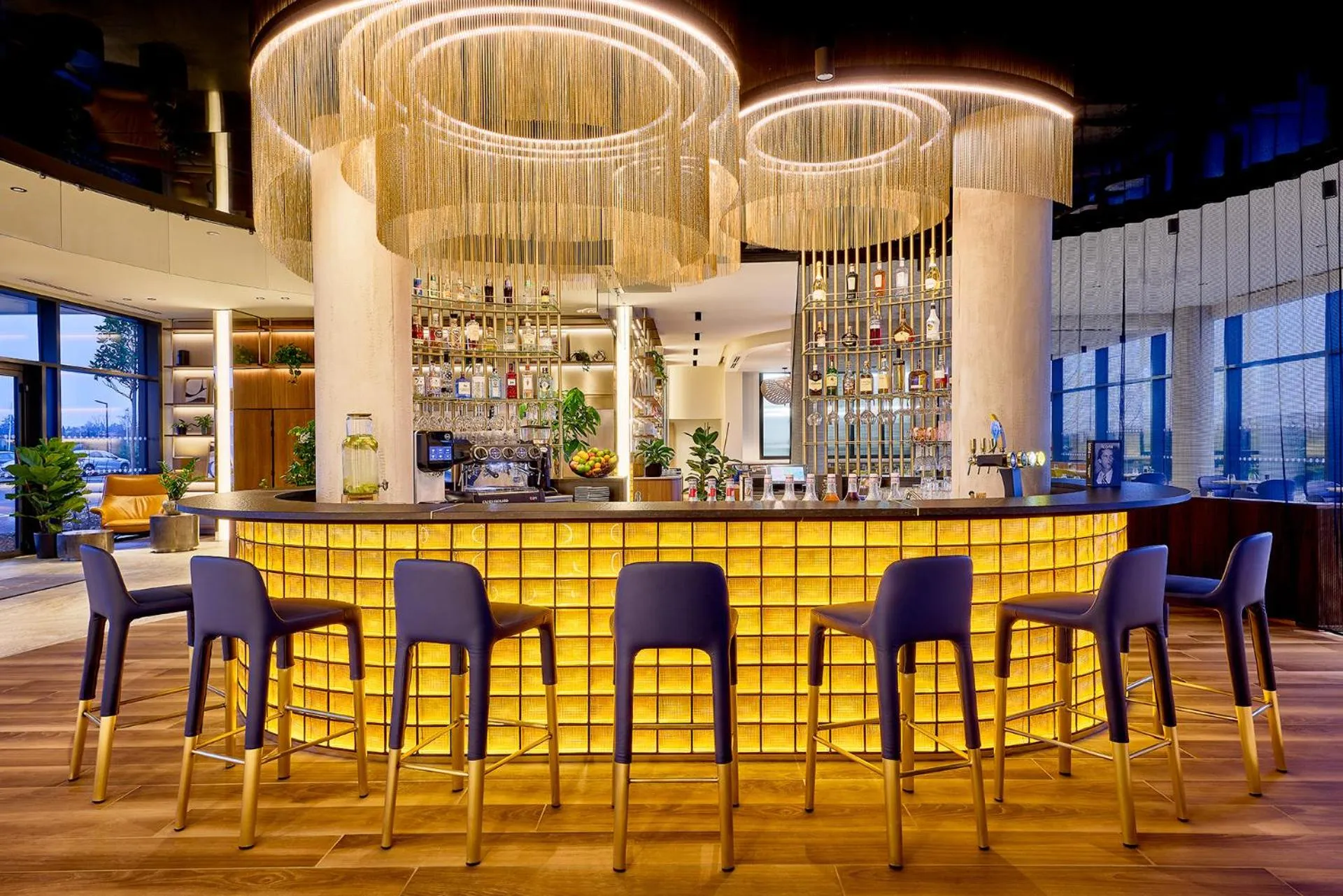 Lounge or bar in Courtyard by Marriott Lyon Eurexpo Stadium