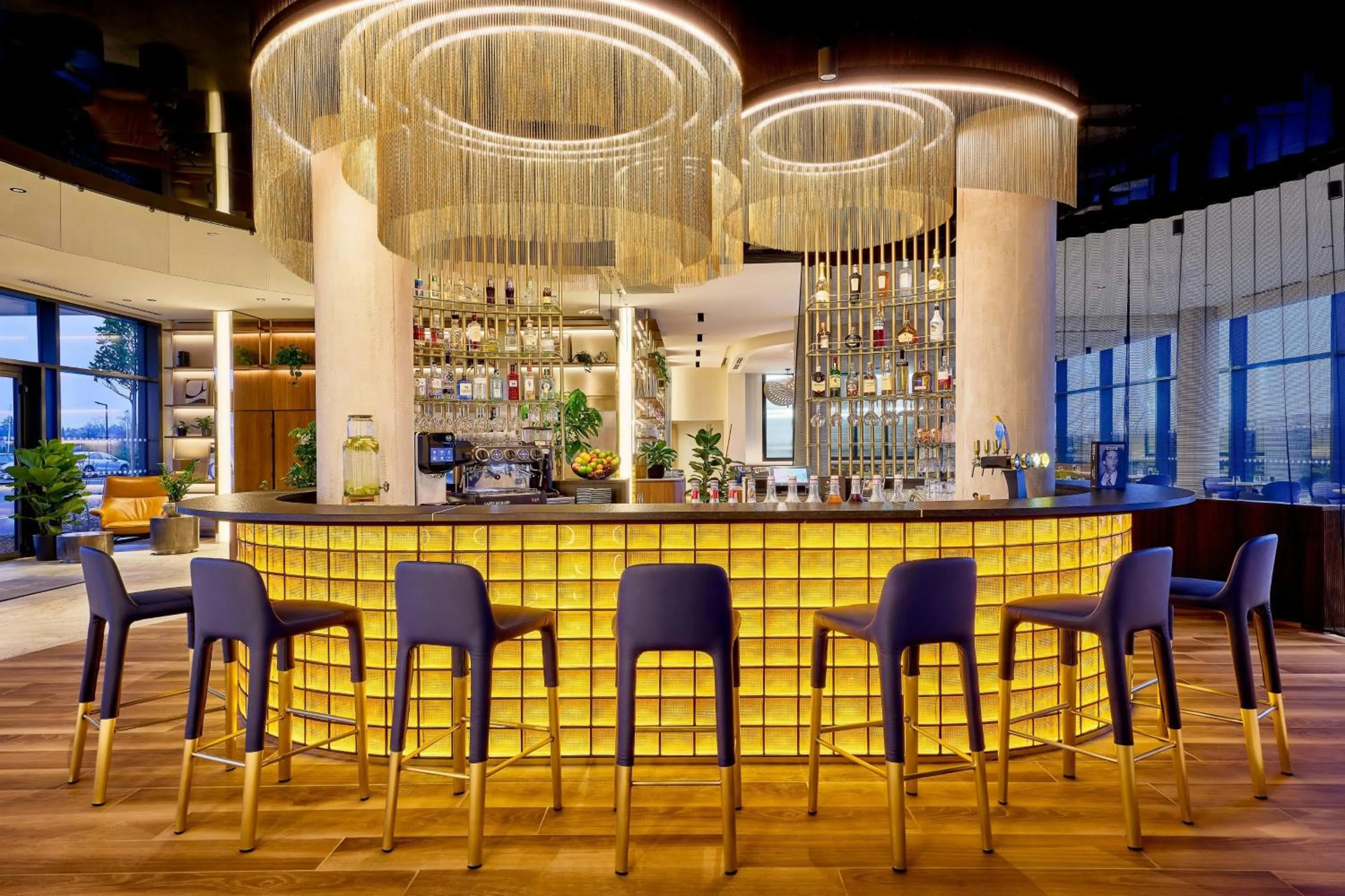 Lounge or bar in Courtyard by Marriott Lyon Eurexpo Stadium