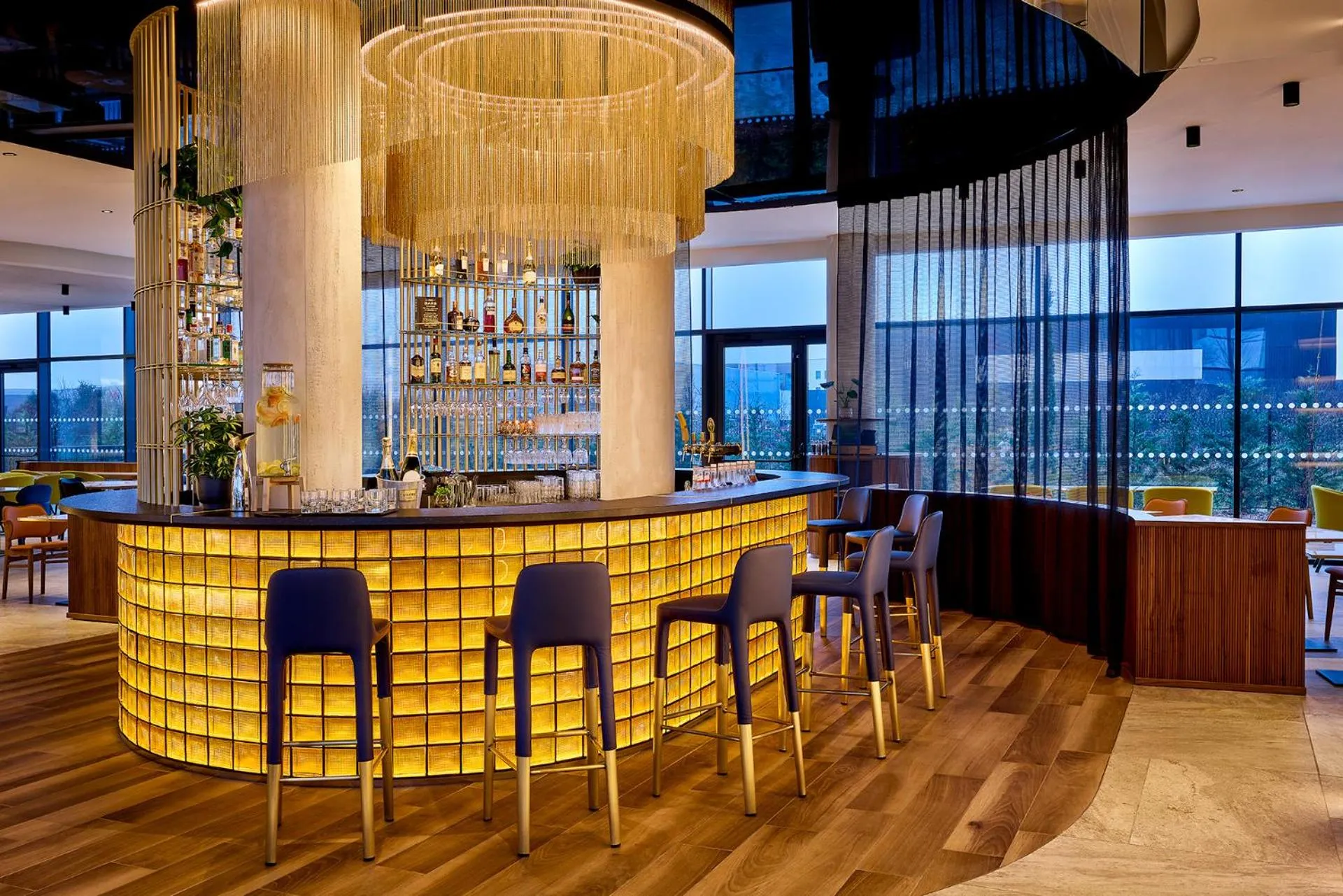 Lounge or bar in Courtyard by Marriott Lyon Eurexpo Stadium