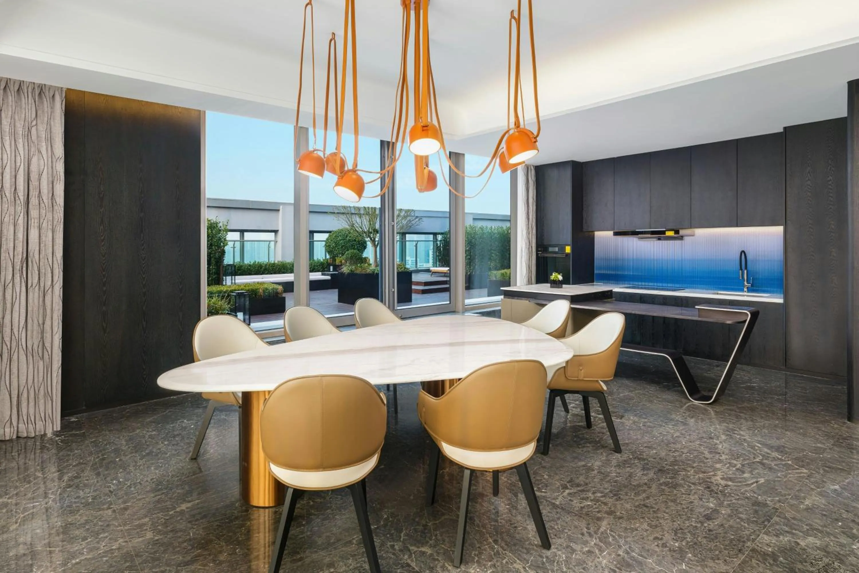 Living room in Renaissance Qingdao Hotel