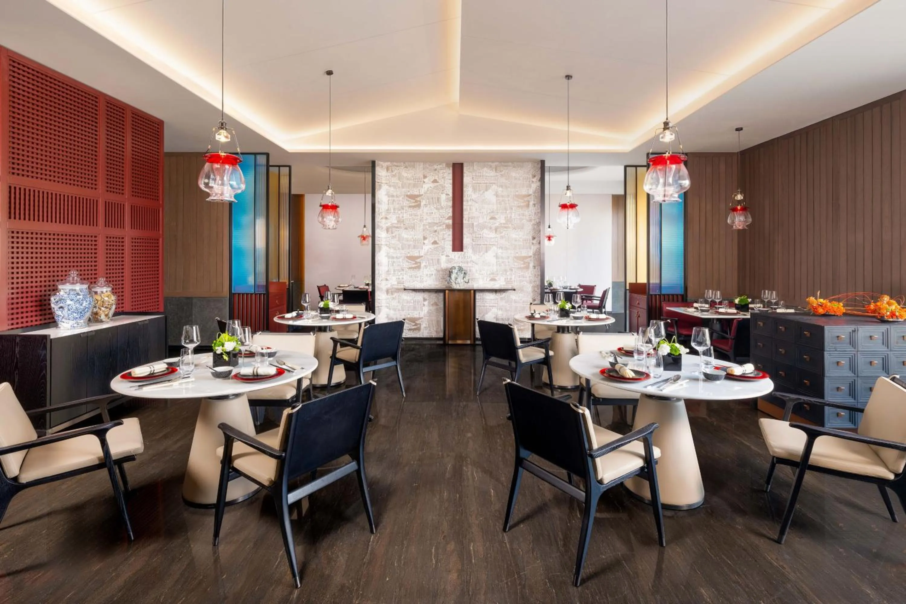 Restaurant/places to eat in Renaissance Qingdao Hotel