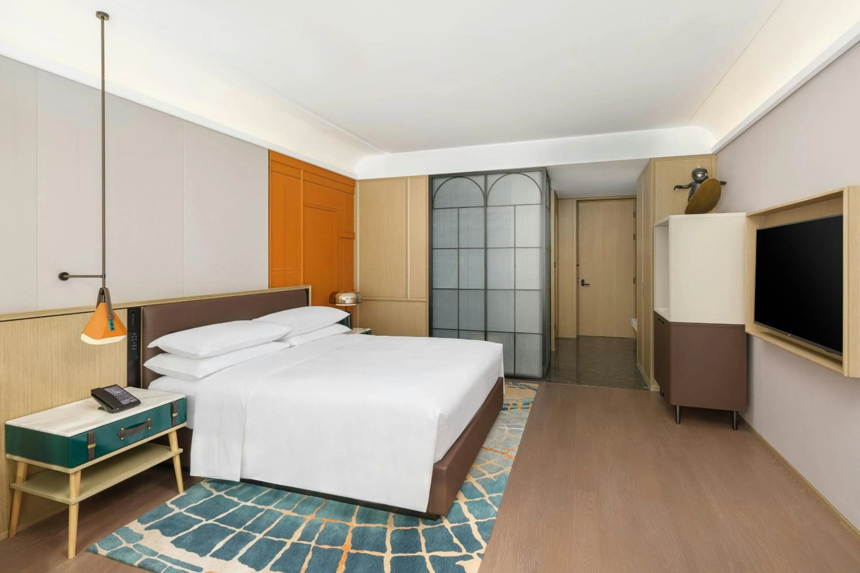 Bedroom, Bed in Renaissance Qingdao Hotel