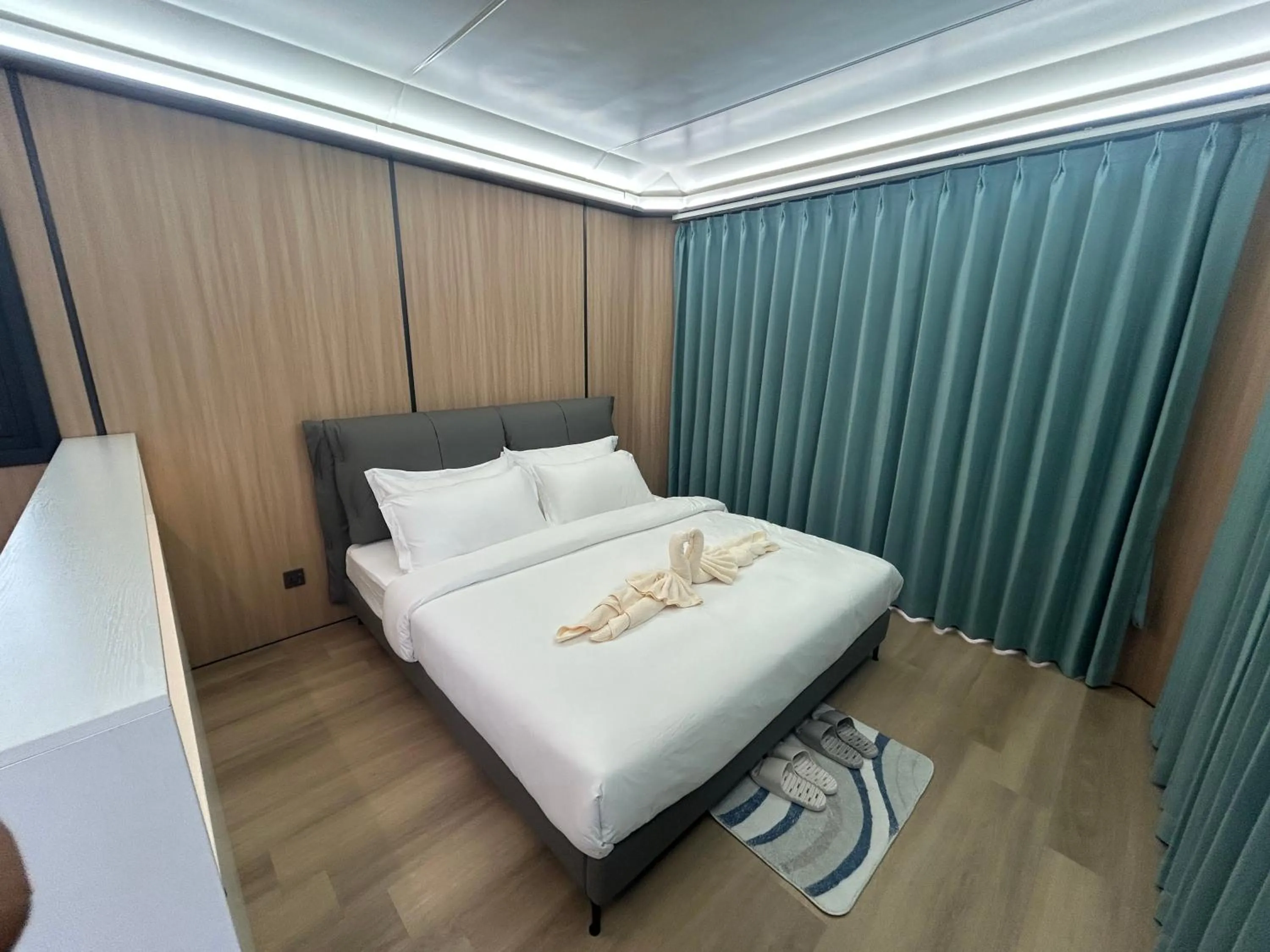 Bed in Space House Hotel Phuket