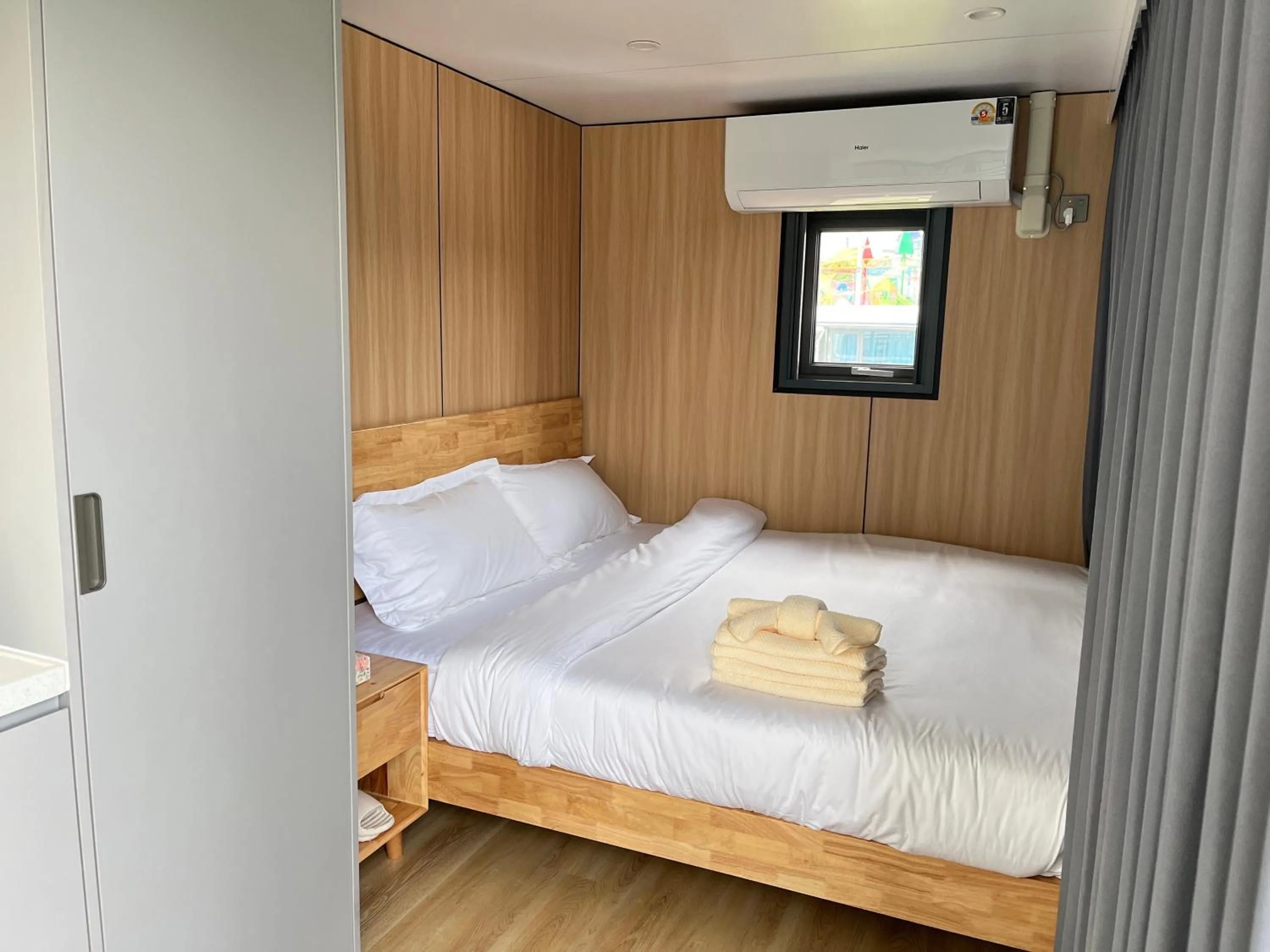 Bedroom, Bed in Space House Hotel Phuket