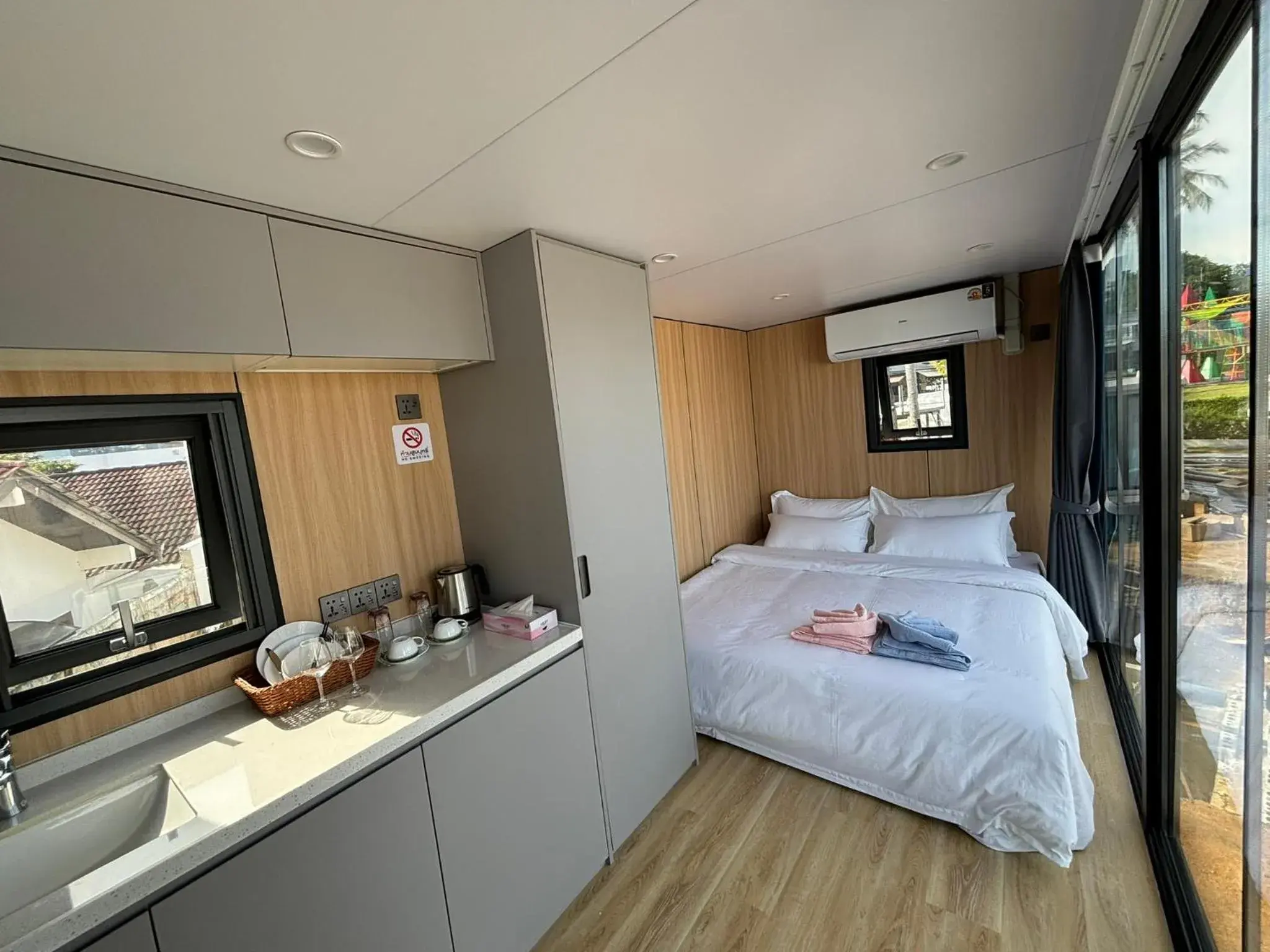 Standard Studio in Space House Hotel Phuket Standard Studio in Space House Hotel Phuket