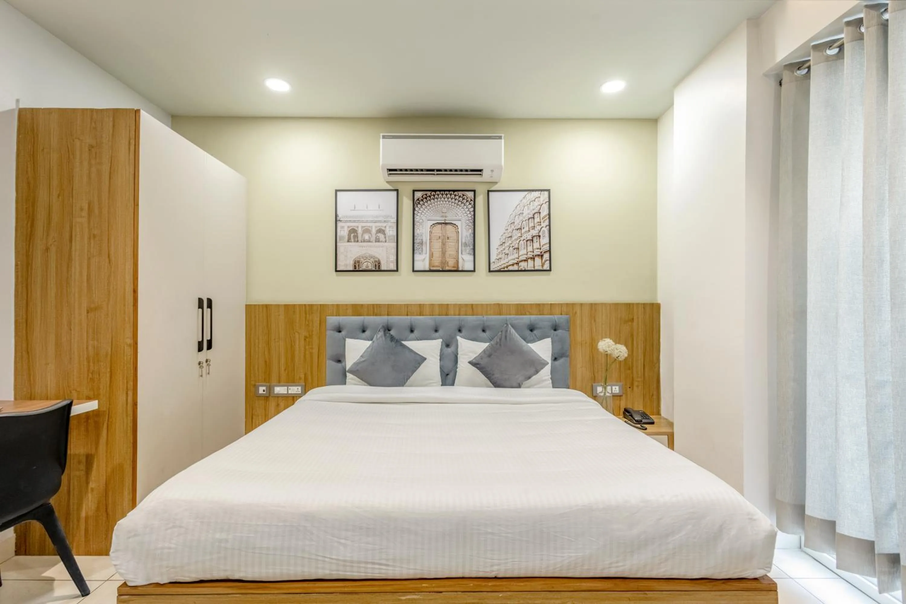 Bed in Wandr Hotel Medicity Gurugram, Near Medanta Hospital