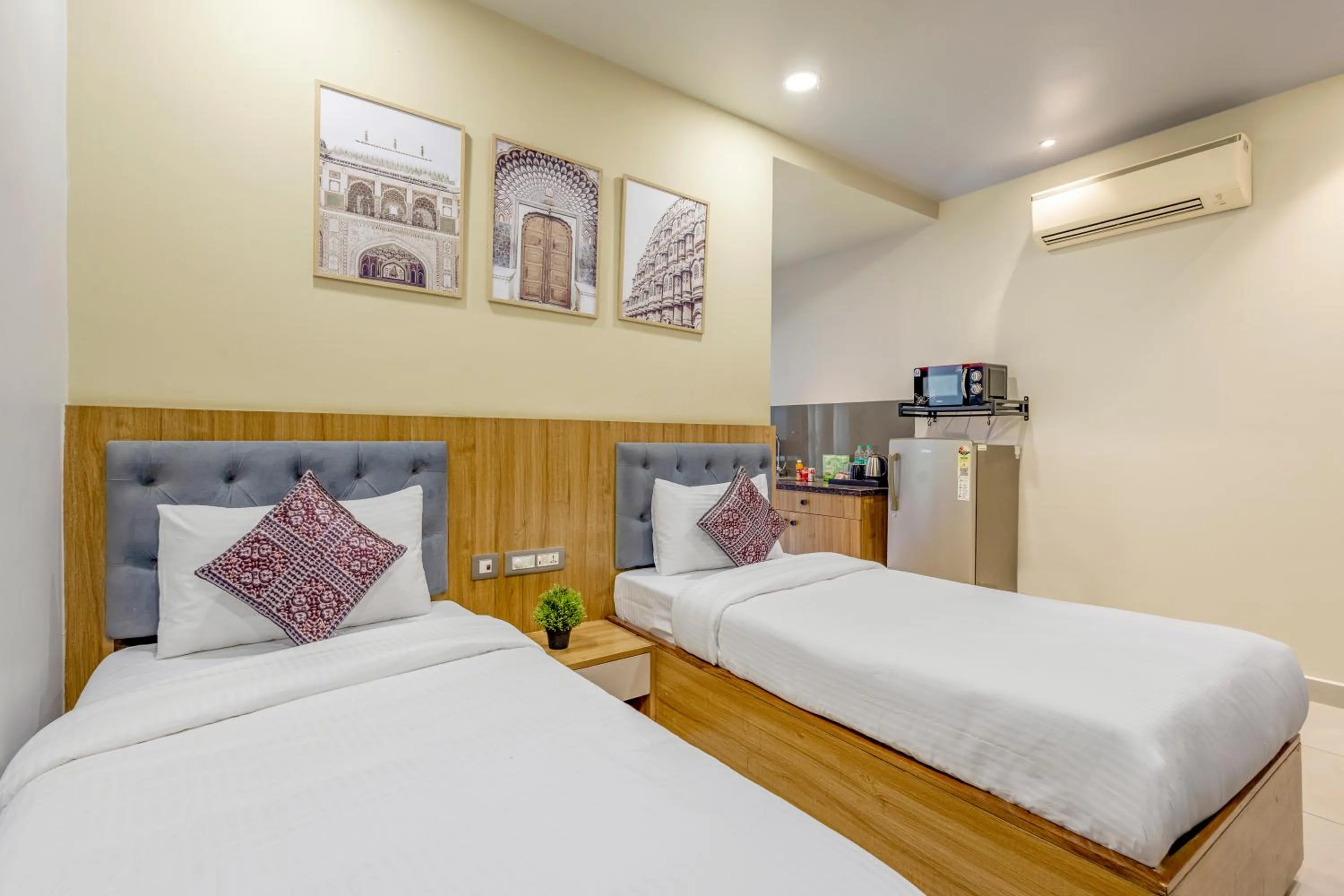 Bed in Wandr Hotel Medicity Gurugram, Near Medanta Hospital