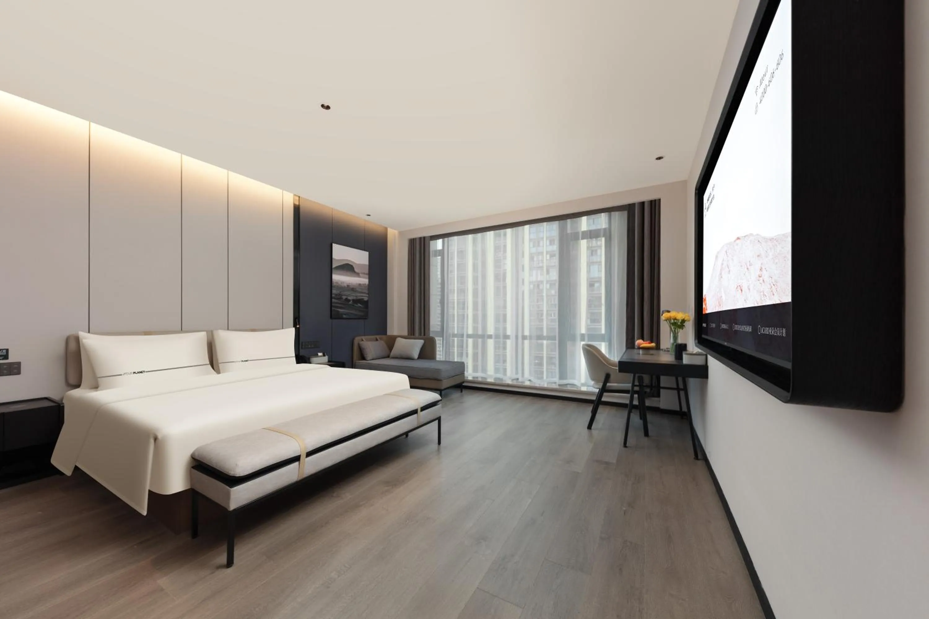 Photo of the whole room, Bed in Atour Hotel Hangzhou Xiaoshan Kaiyuan Plaza