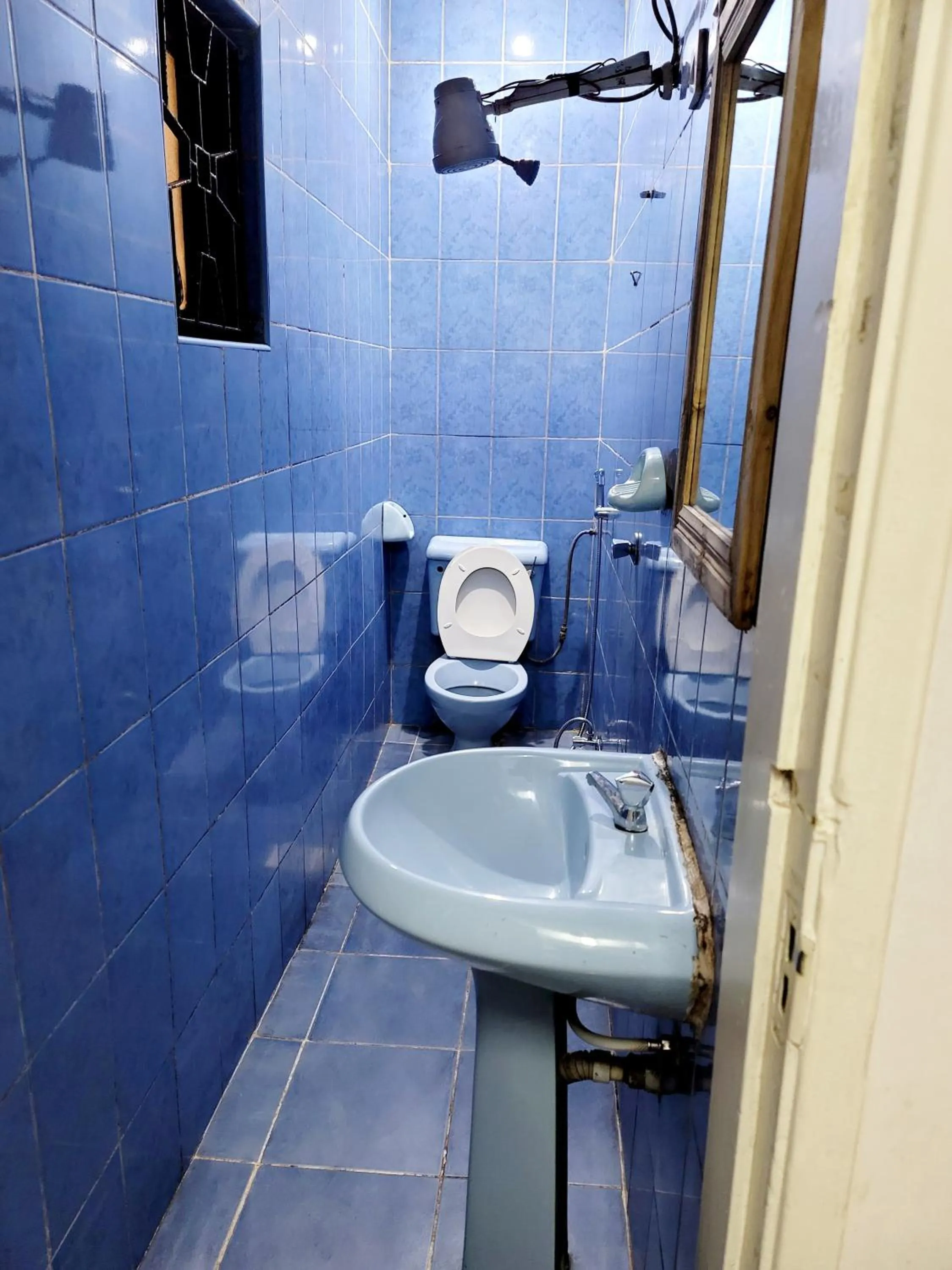 Shower in Nairobi Glory Palace Hotel