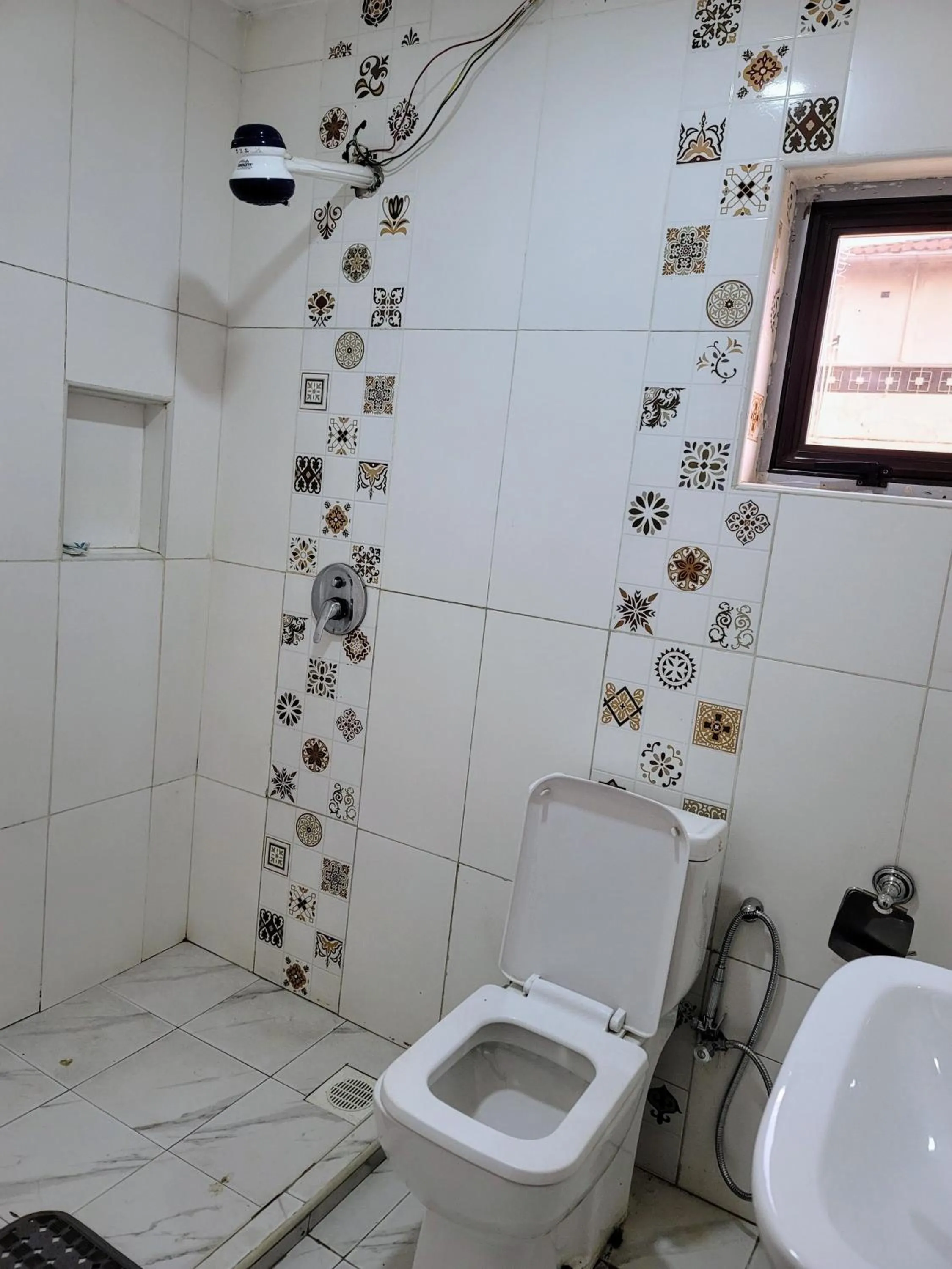 Shower in Nairobi Glory Palace Hotel