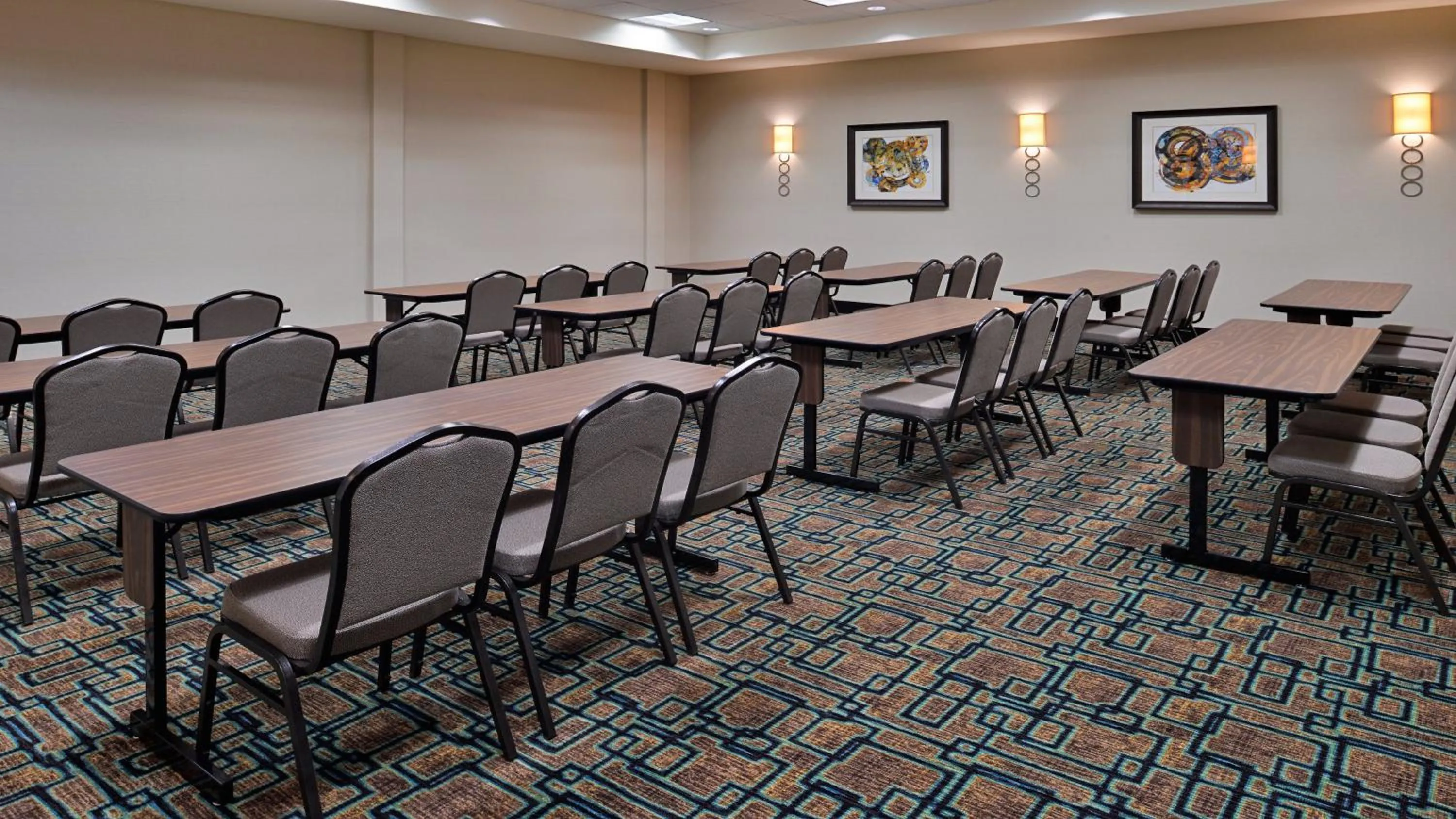 Meeting/conference room in Holiday Inn Hotel & Suites Edmonton Airport Conference Centre by IHG
