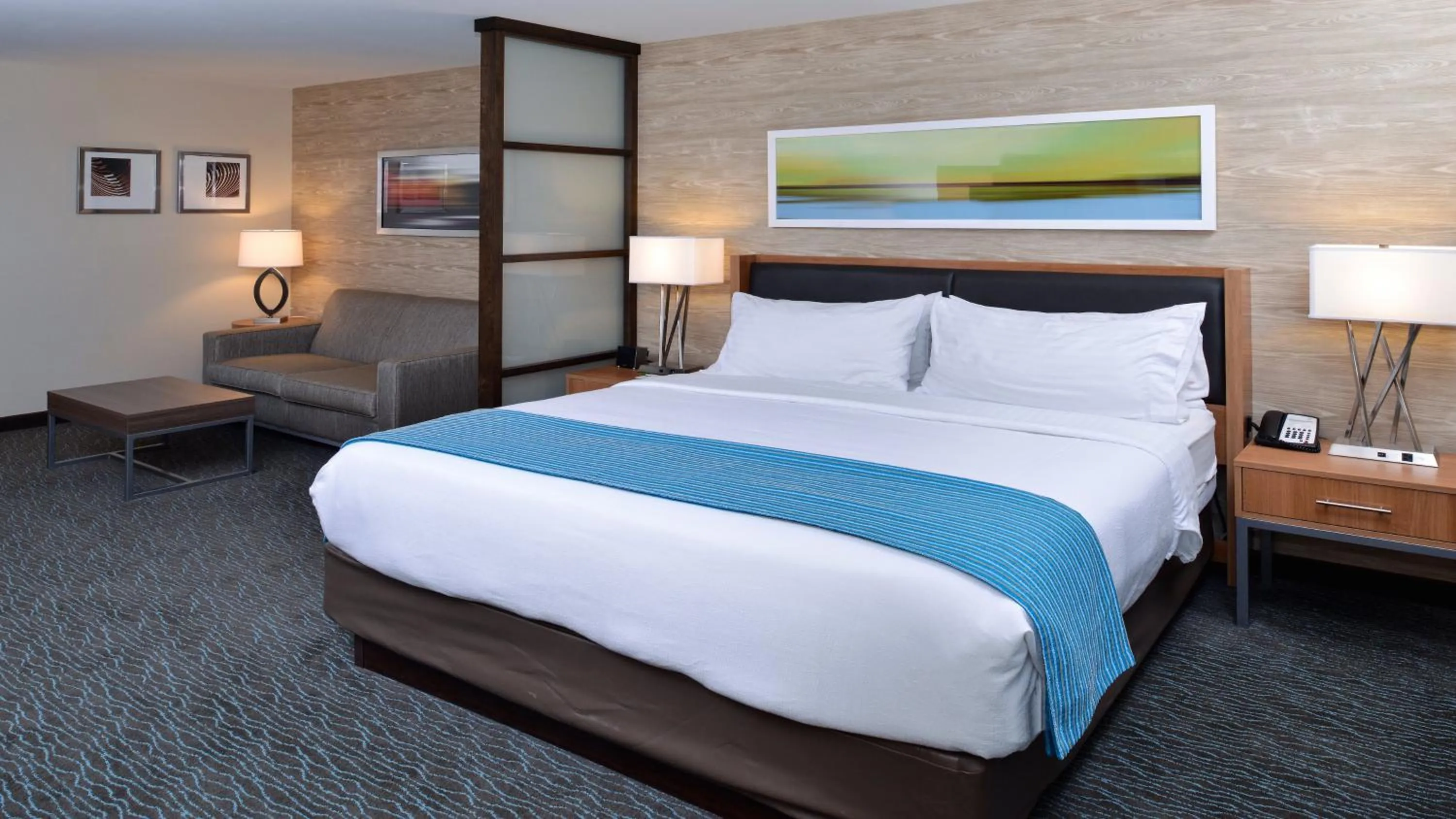 Photo of the whole room, Bed in Holiday Inn Hotel & Suites Edmonton Airport Conference Centre by IHG