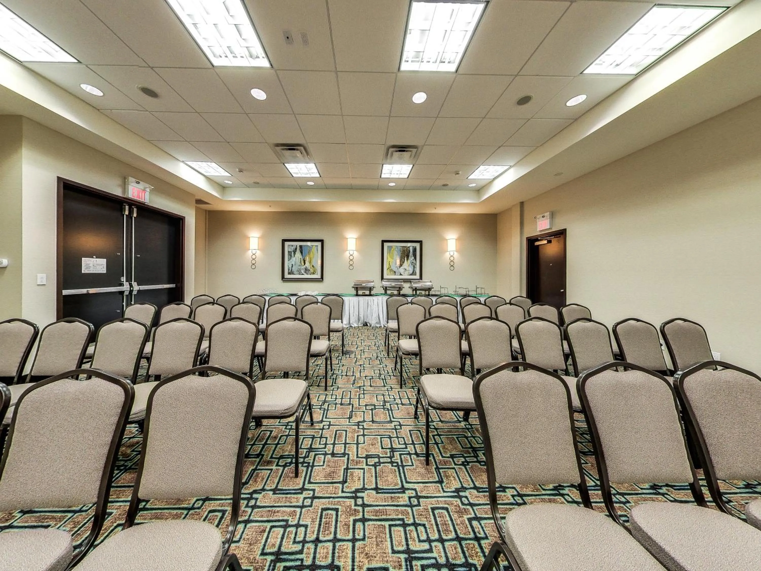 Meeting/conference room in Holiday Inn Hotel & Suites Edmonton Airport Conference Centre by IHG