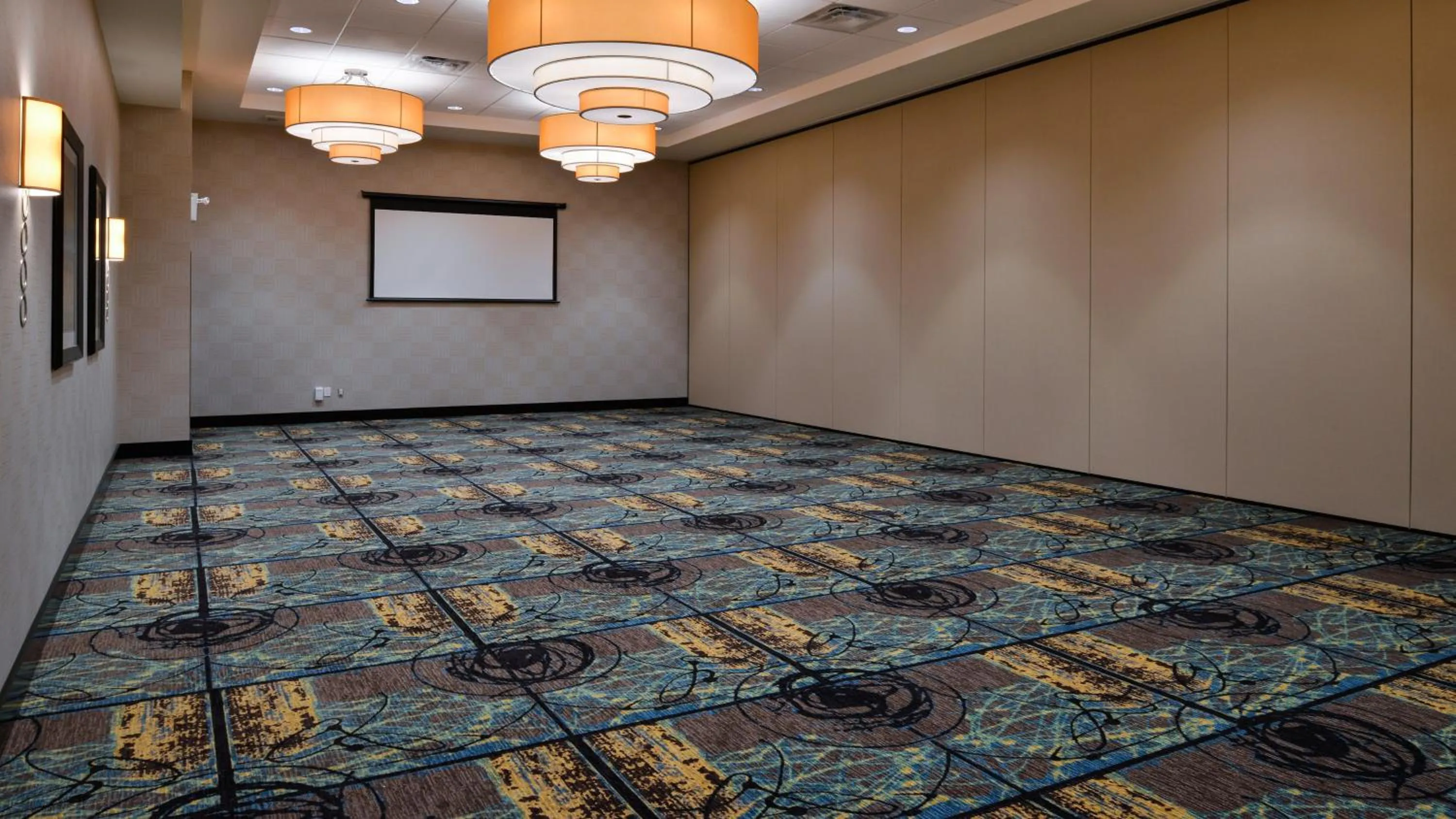 Meeting/conference room in Holiday Inn Hotel & Suites Edmonton Airport Conference Centre by IHG